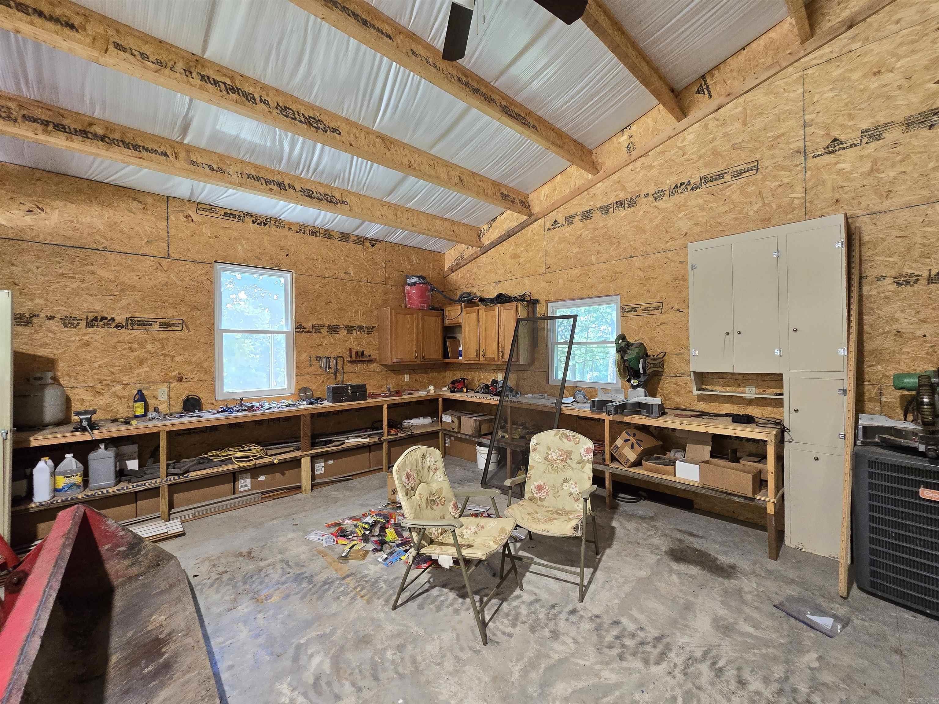 9076 EDGEMONT Road Greers Ferry, AR 72067