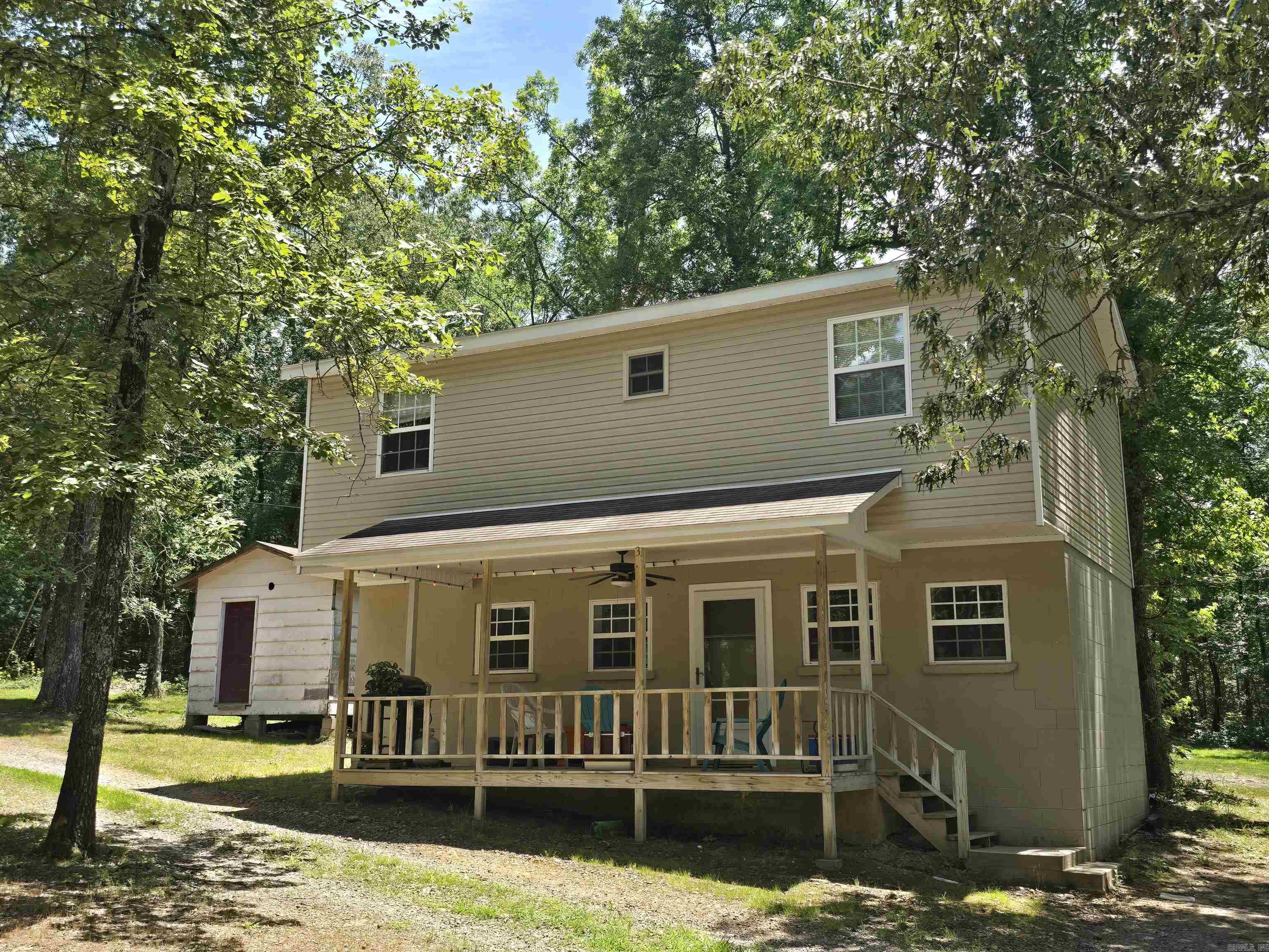 9076 EDGEMONT Road Greers Ferry, AR 72067