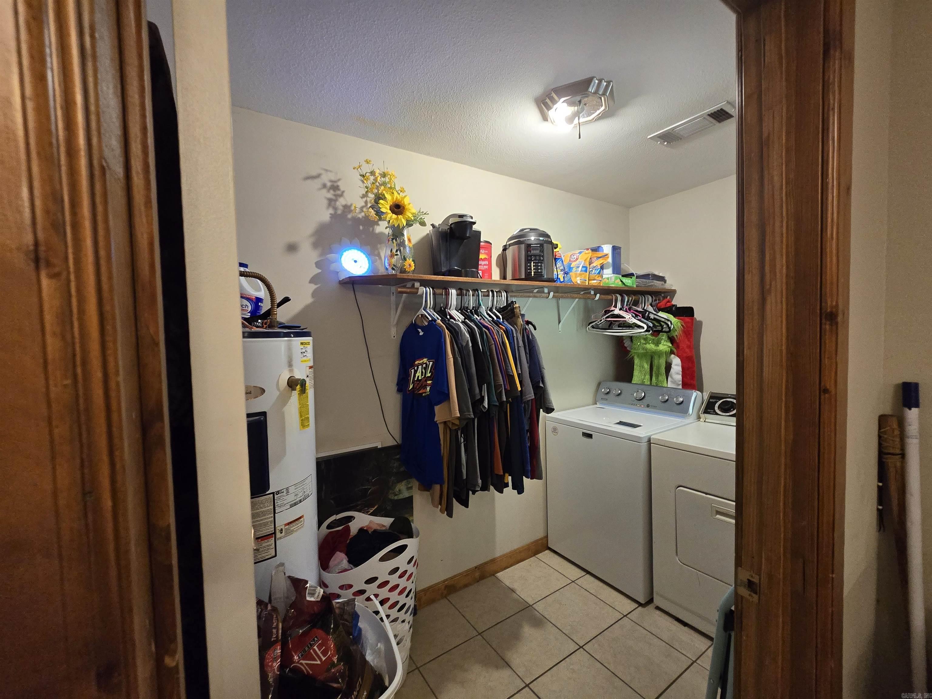9076 EDGEMONT Road Greers Ferry, AR 72067