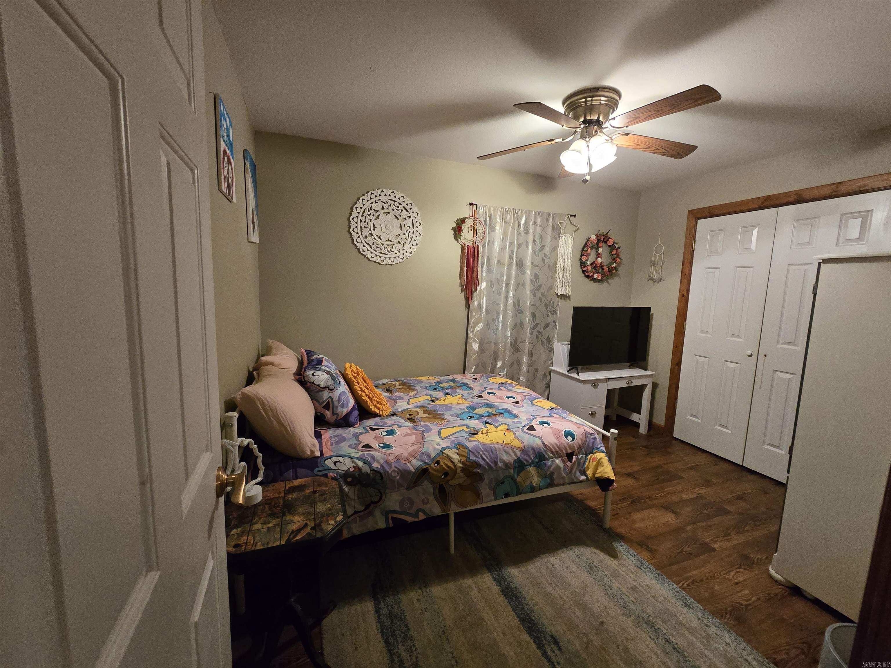 9076 EDGEMONT Road Greers Ferry, AR 72067