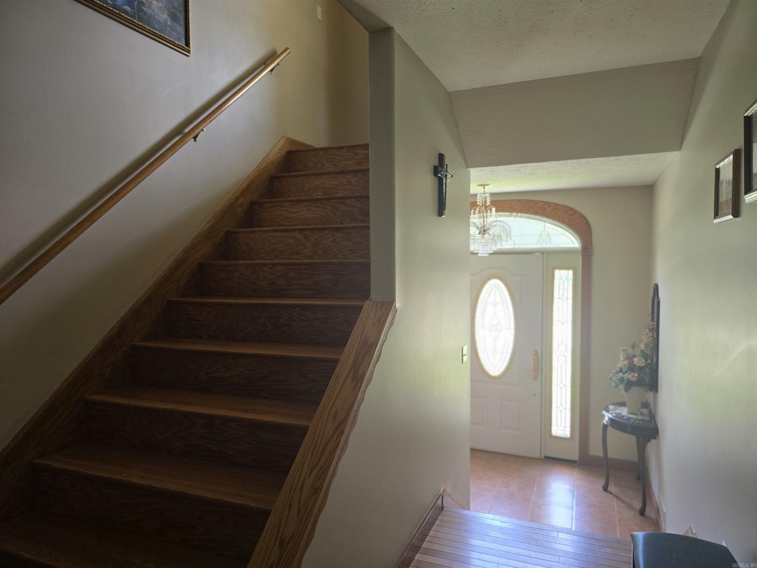 9076 EDGEMONT Road Greers Ferry, AR 72067