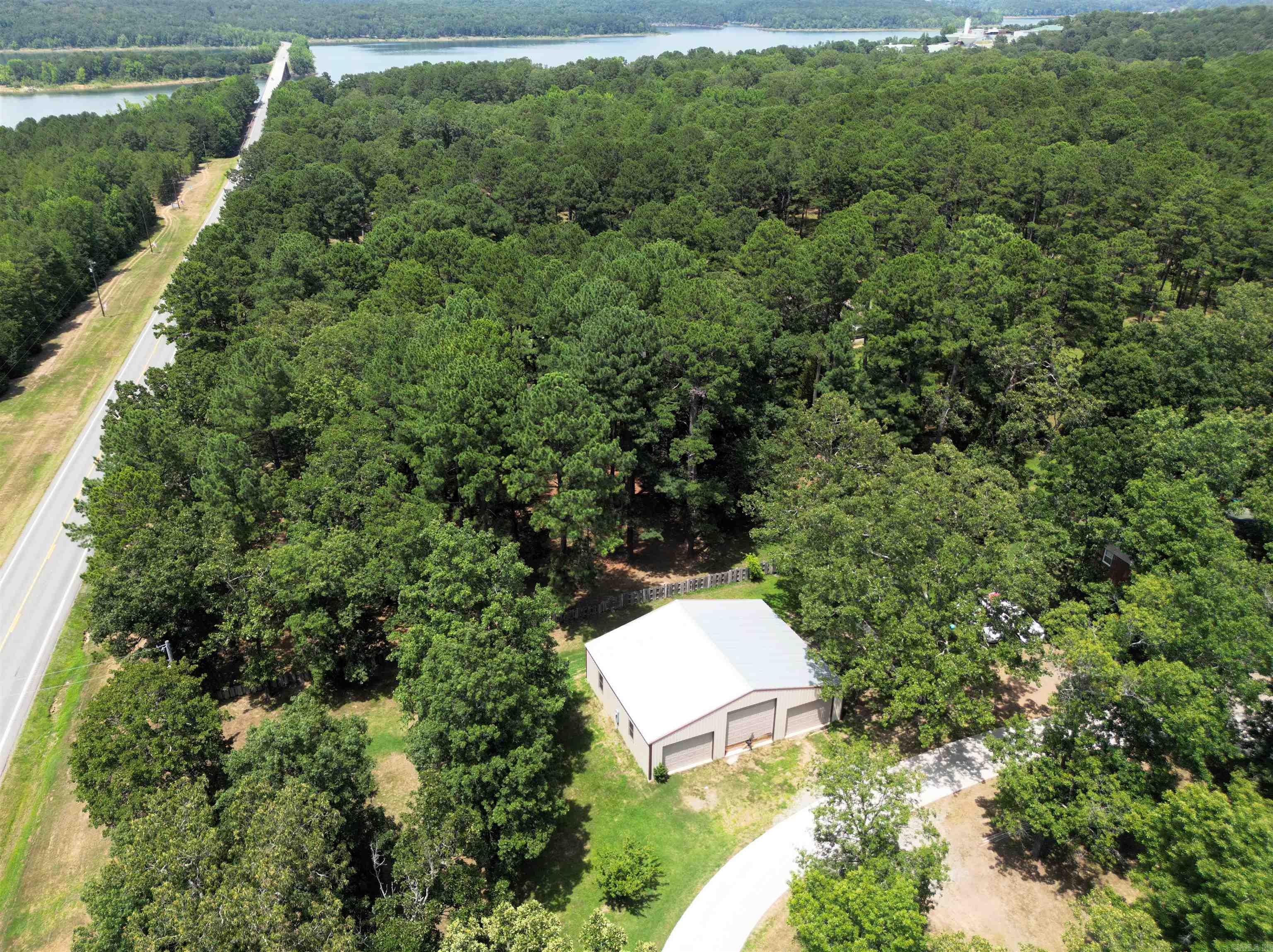 9076 EDGEMONT Road Greers Ferry, AR 72067