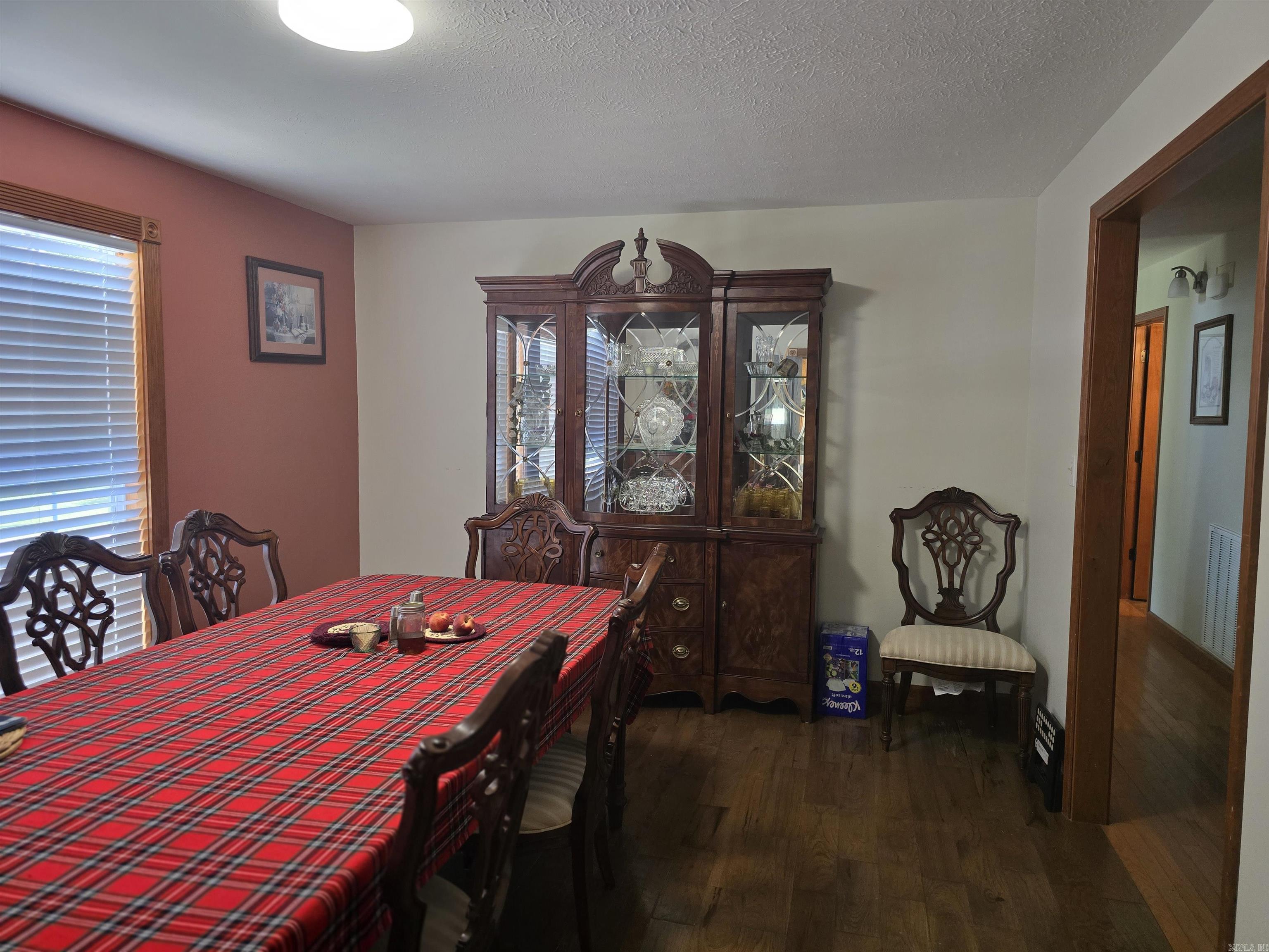 9076 EDGEMONT Road Greers Ferry, AR 72067