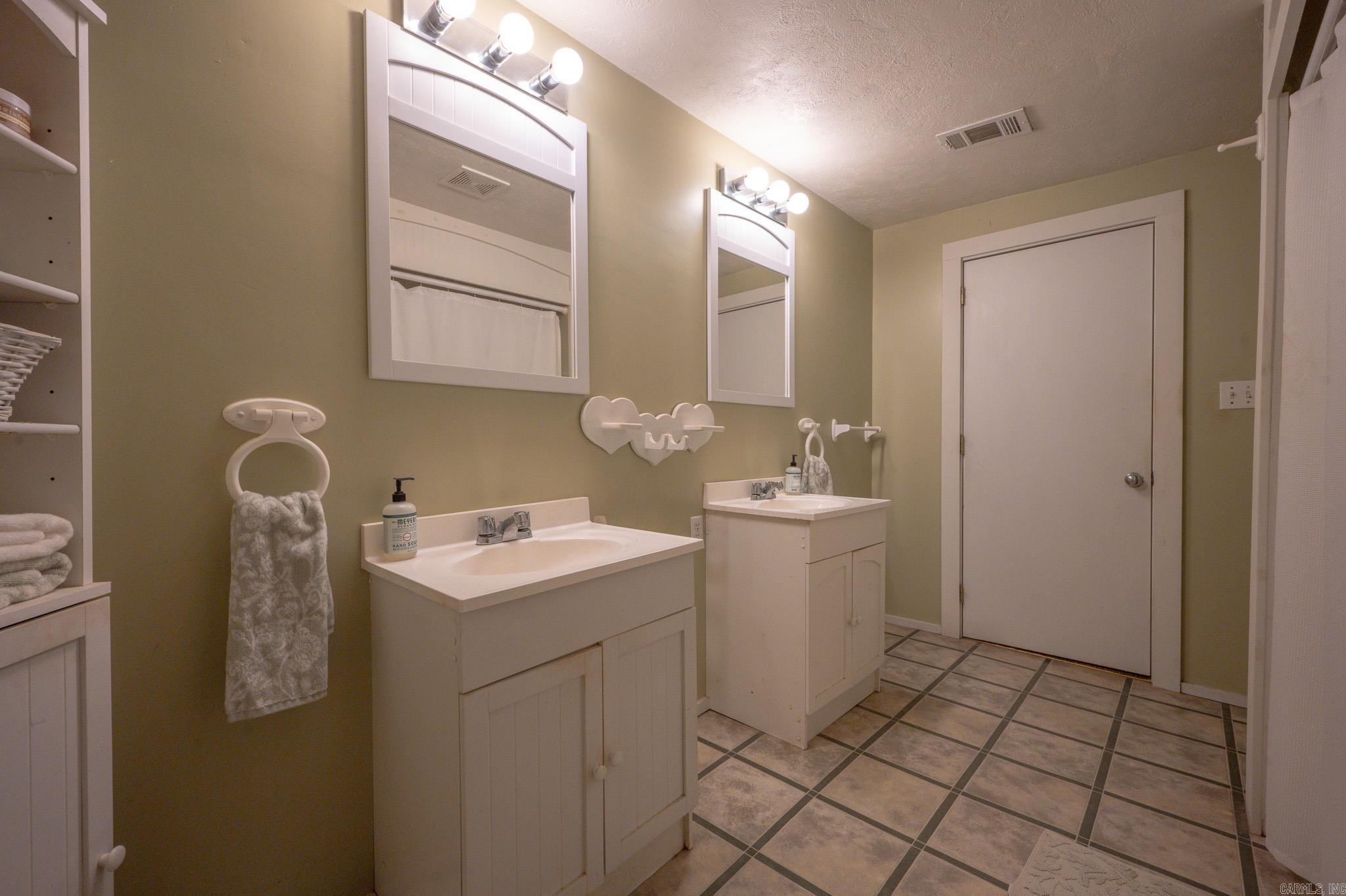 124  Gentle Lane  Mena, AR