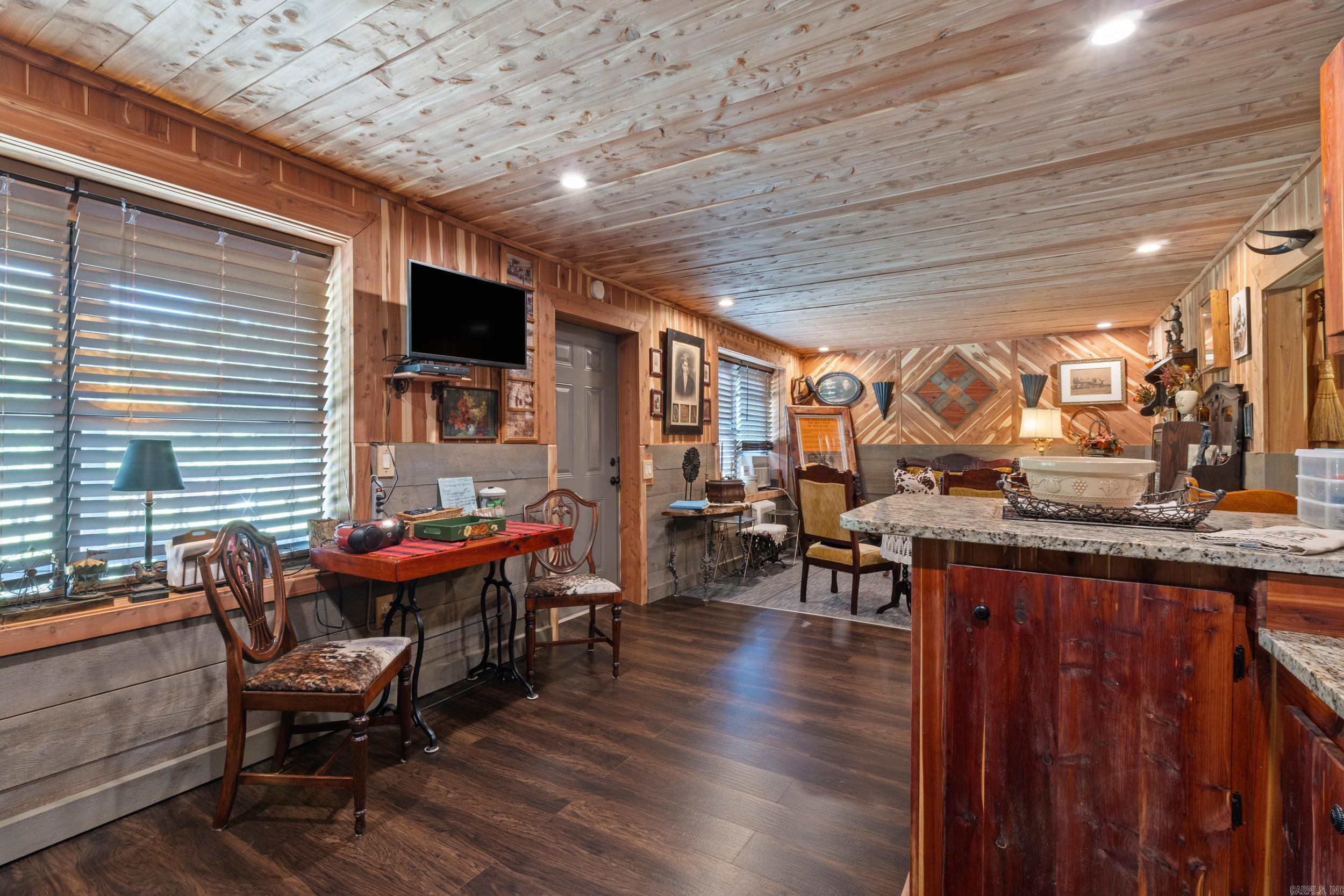 131  Walnut  Calico Rock, AR