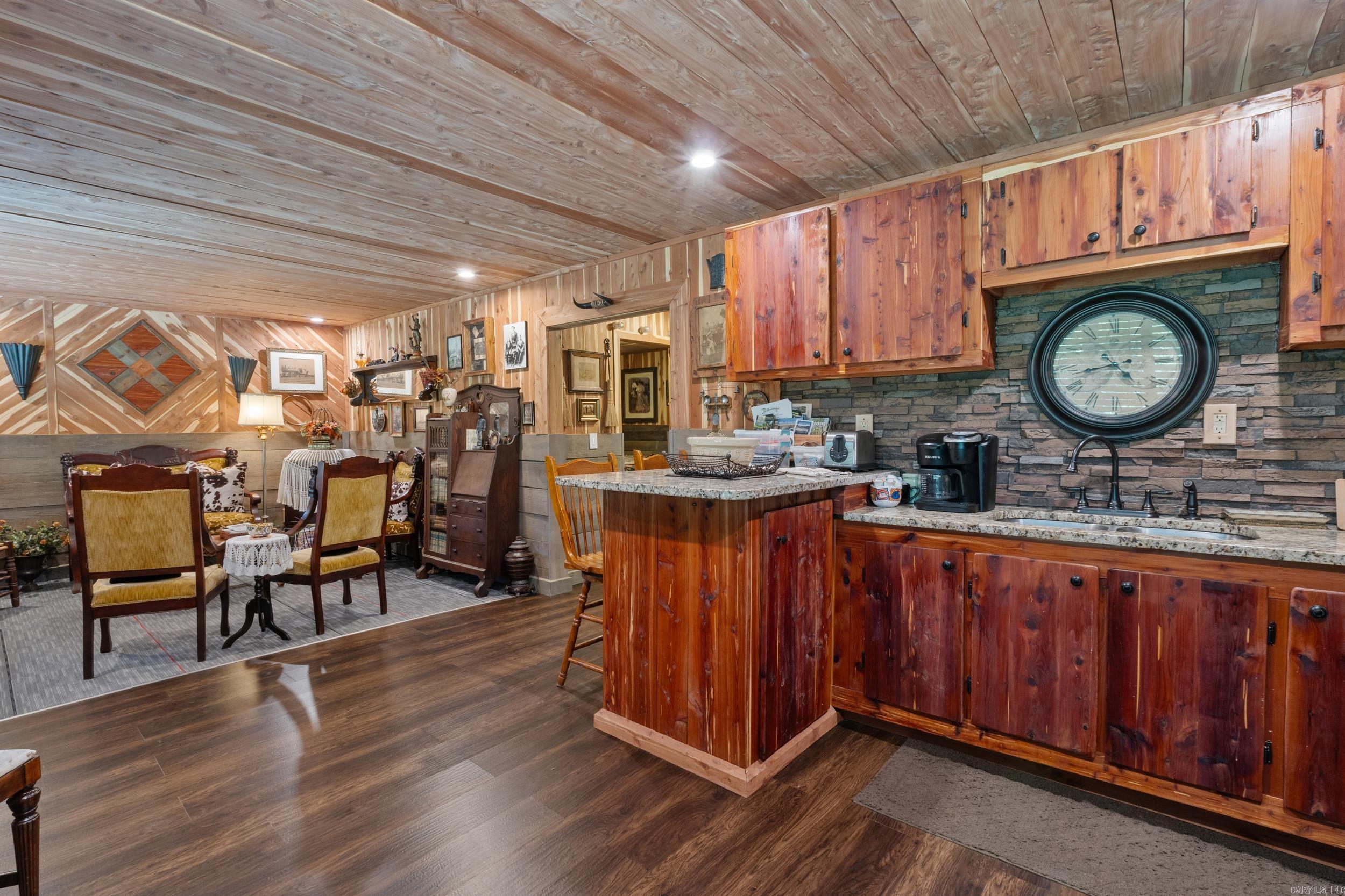131  Walnut  Calico Rock, AR