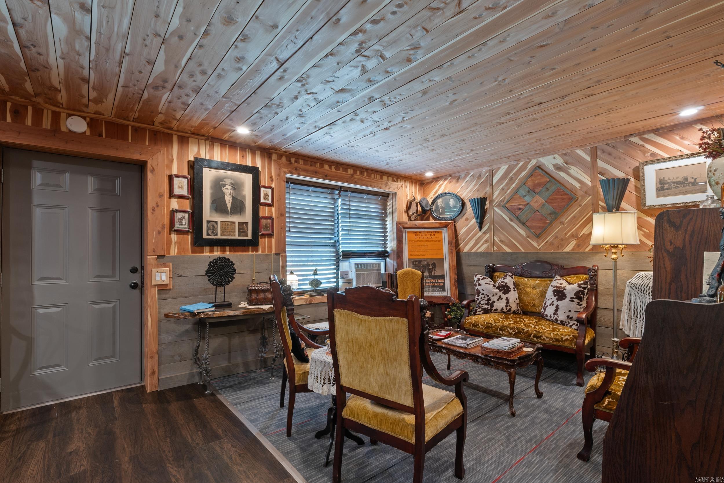 131  Walnut  Calico Rock, AR
