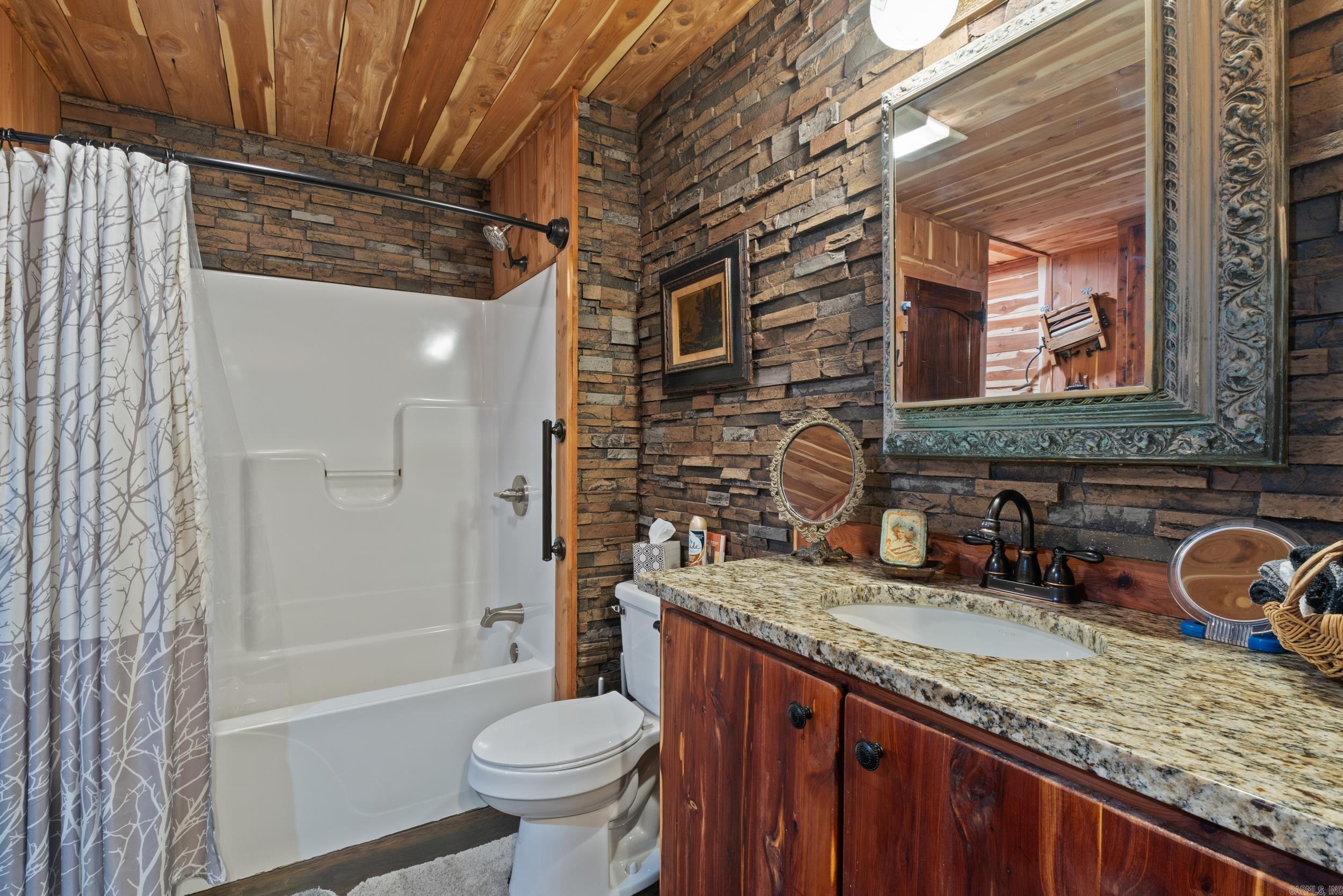 131  Walnut  Calico Rock, AR
