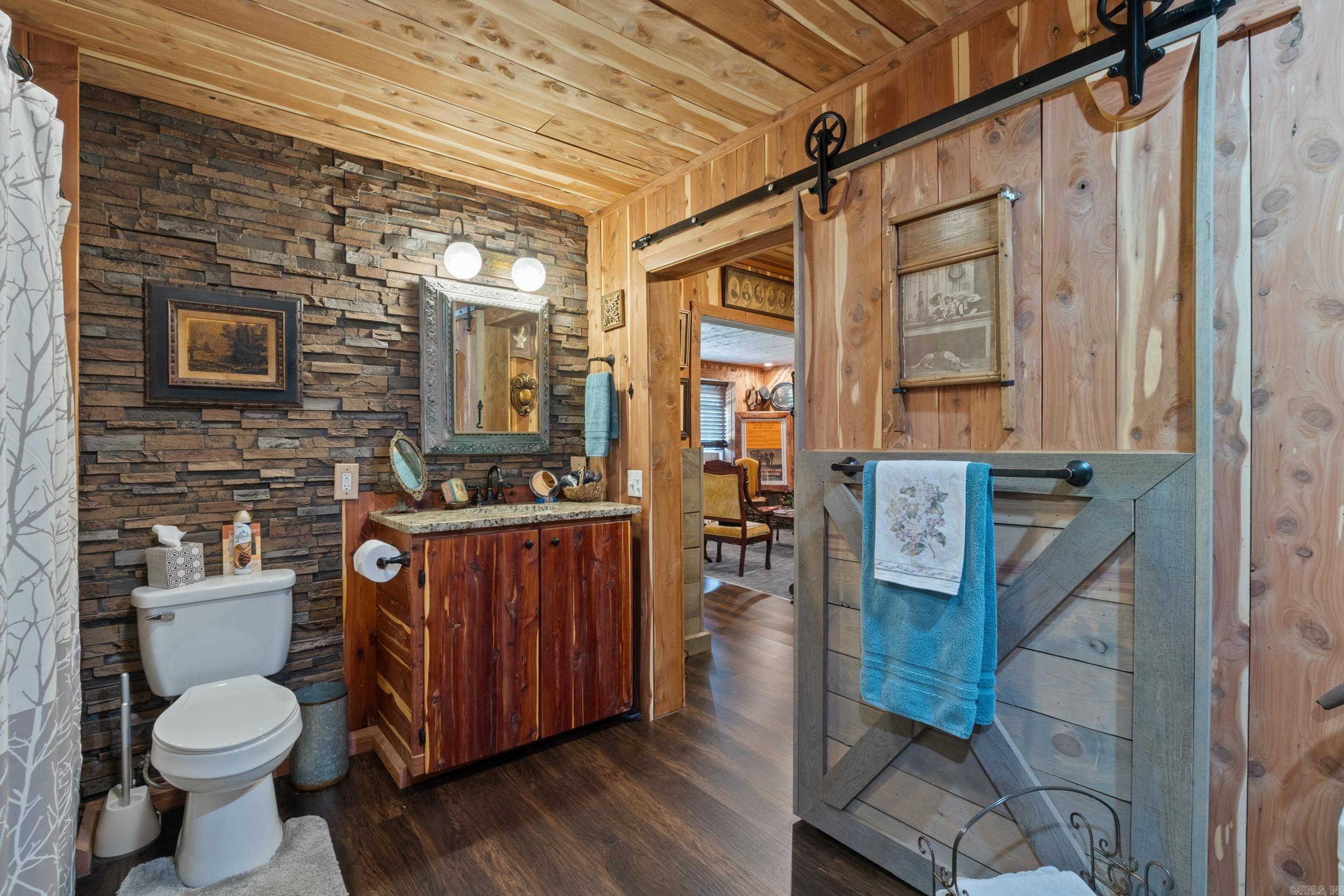 131  Walnut  Calico Rock, AR