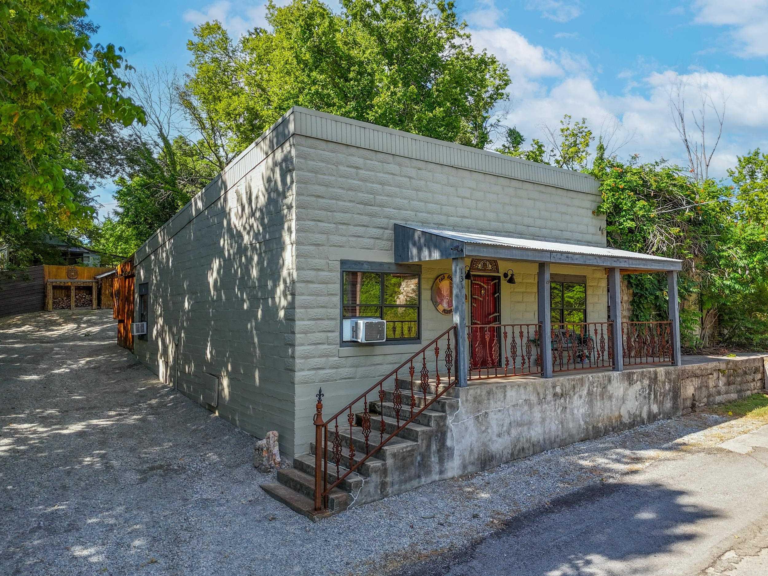 131  Walnut  Calico Rock, AR