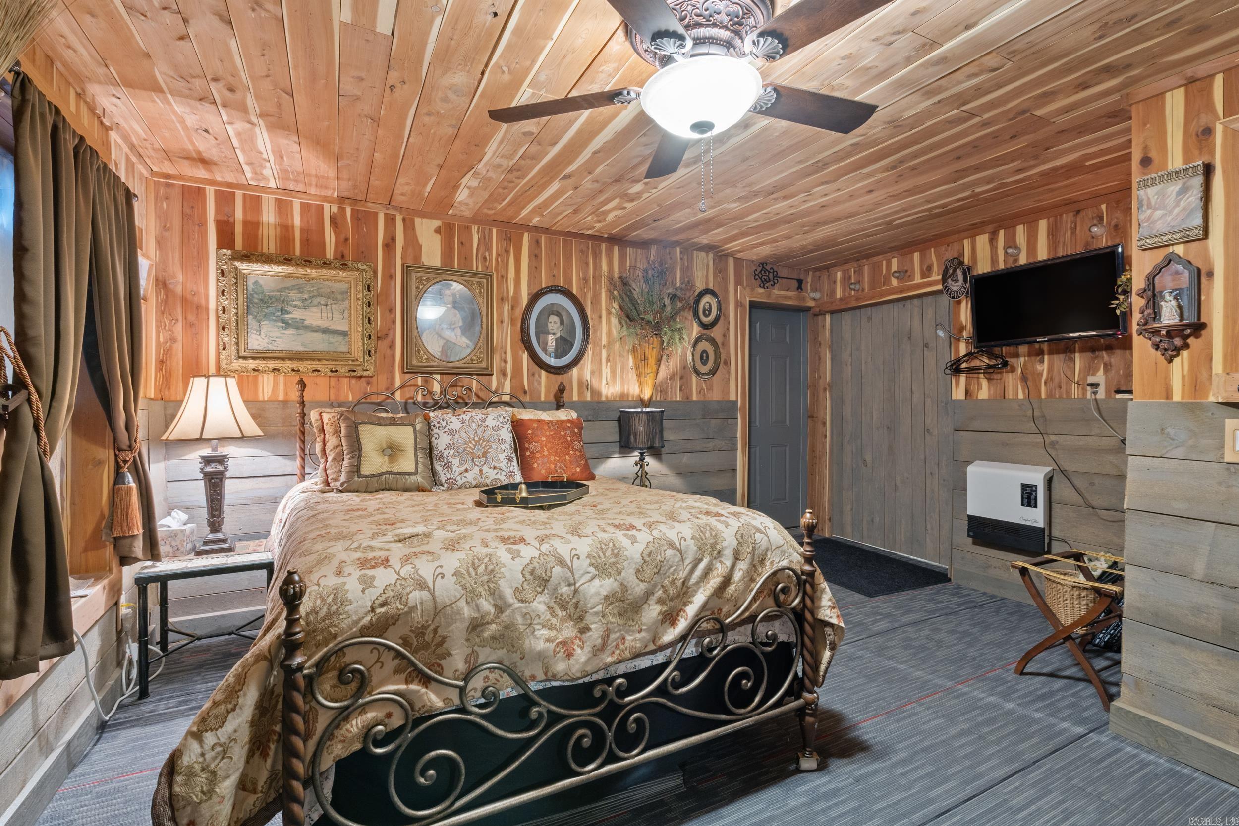 131  Walnut  Calico Rock, AR