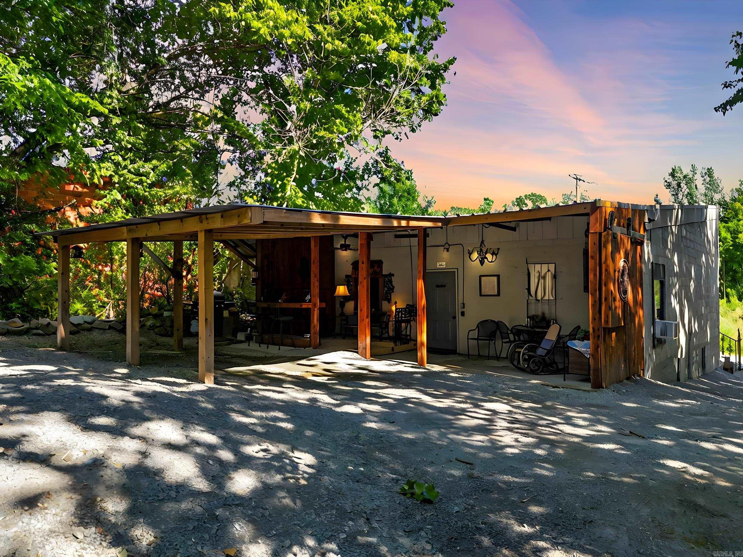 131  Walnut  Calico Rock, AR