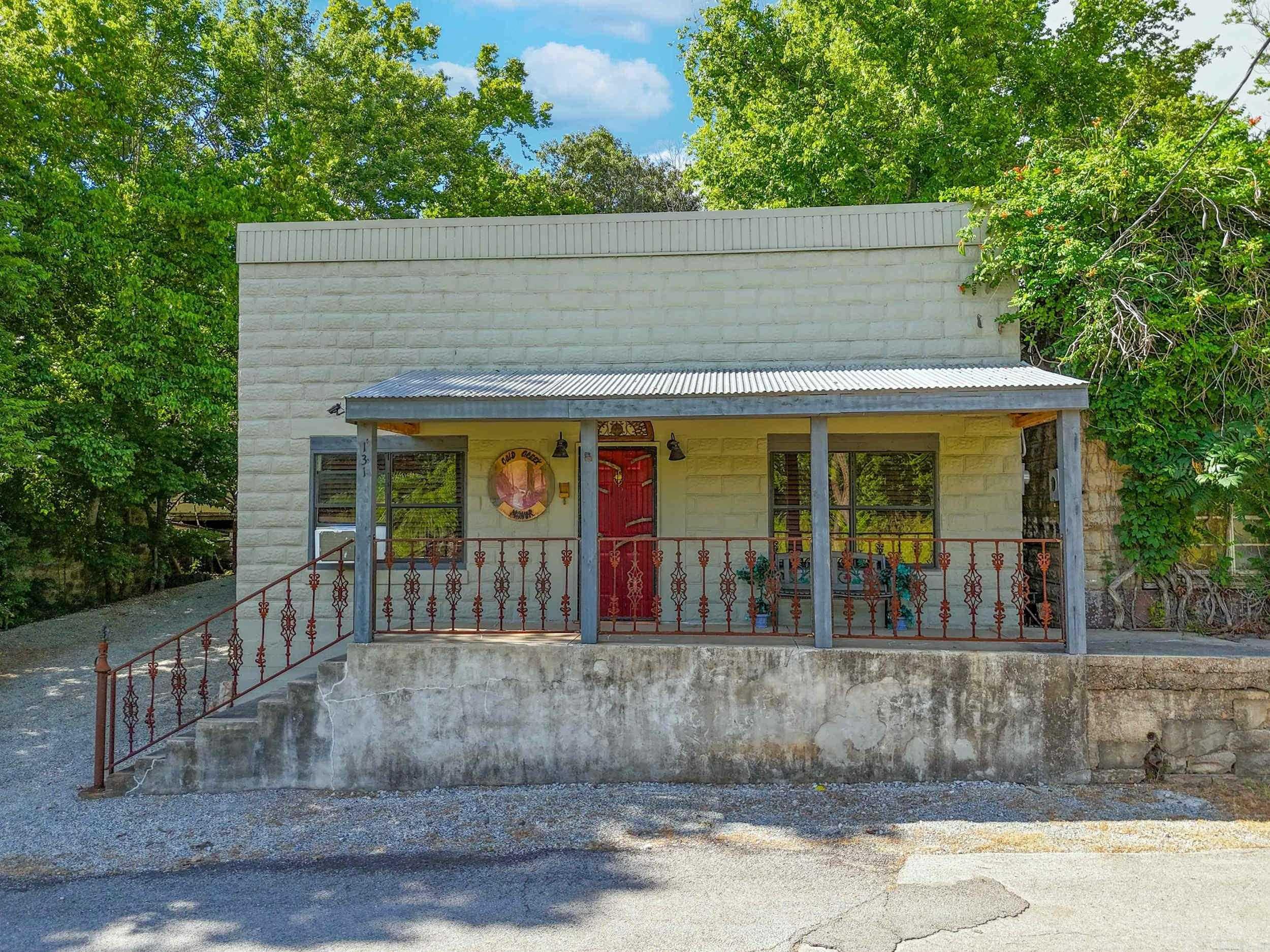 131  Walnut  Calico Rock, AR