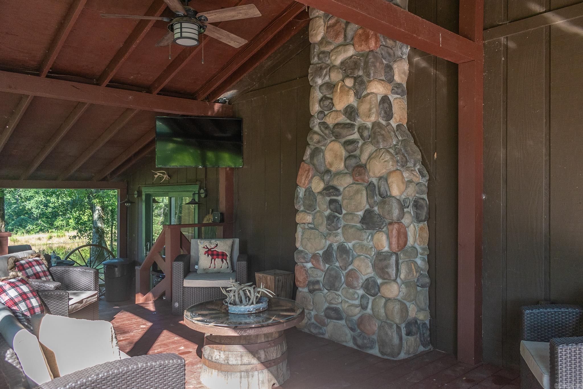 343  Almond Rd  Gillham, AR