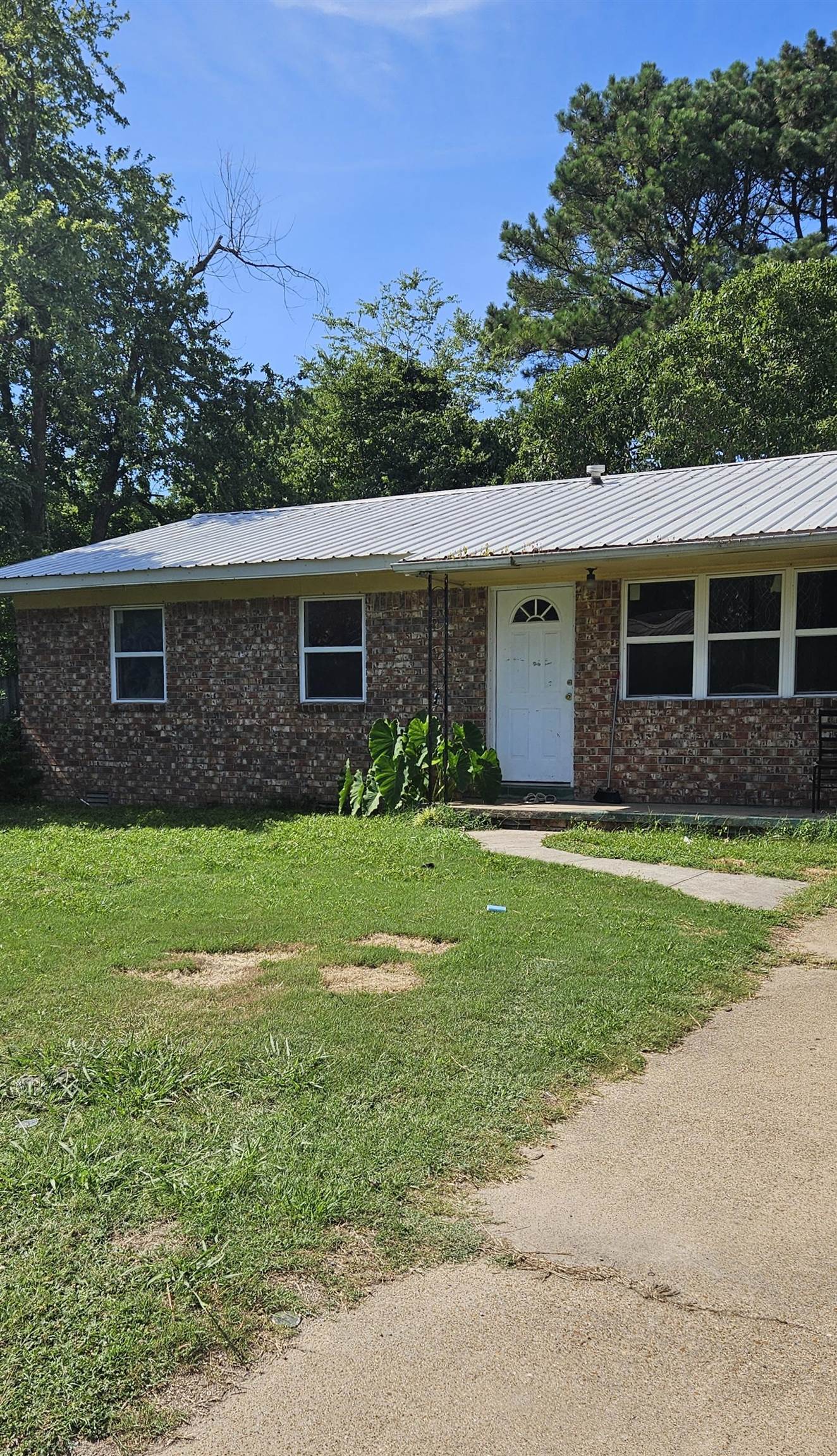 1914  Douglas Dr  Pocahontas, AR
