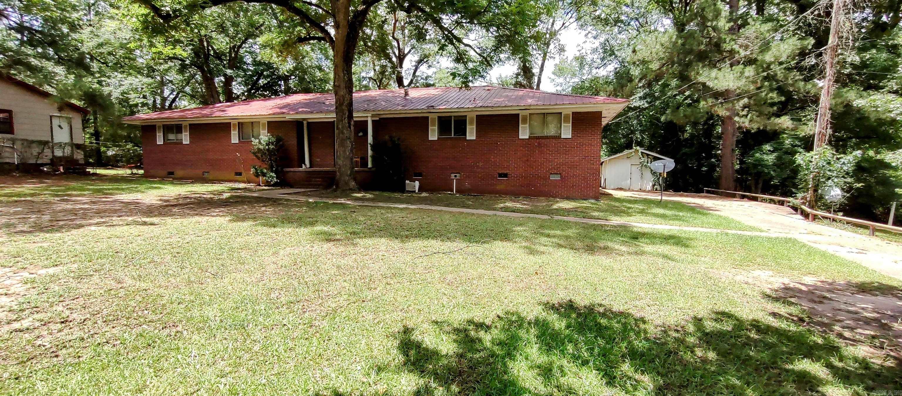 516  Oxford  Camden, AR