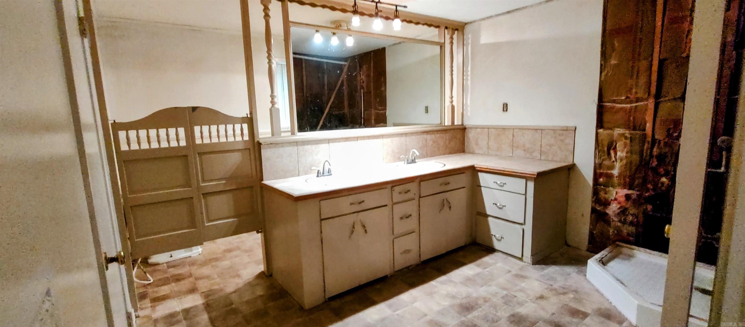 516  Oxford  Camden, AR