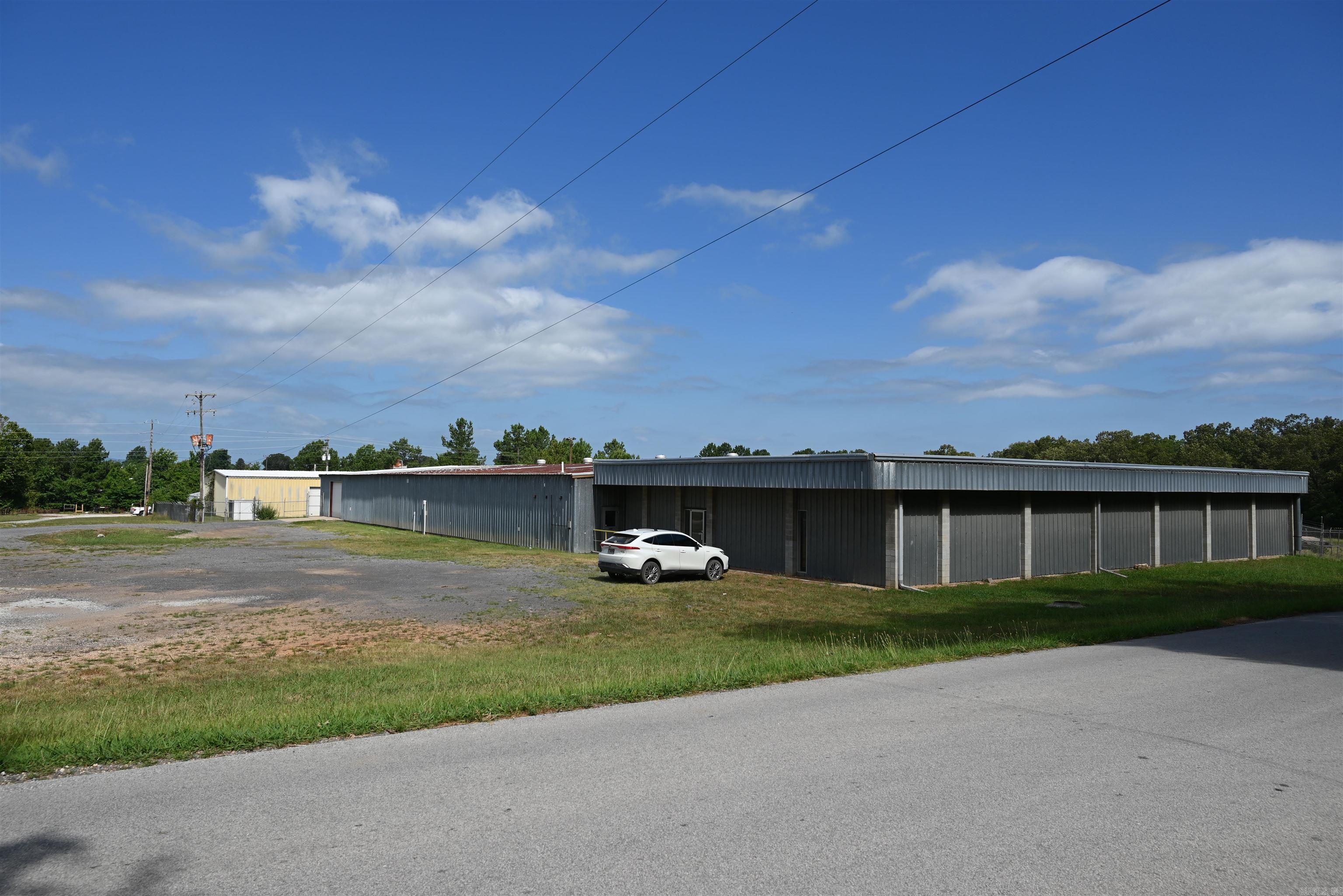 100 TILLCO Marshall, AR 72650