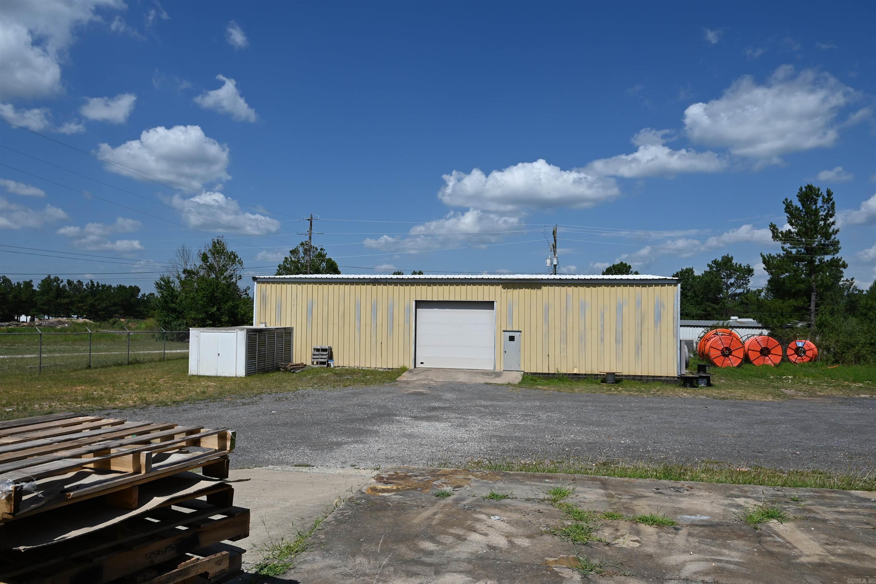 100 TILLCO Marshall, AR 72650