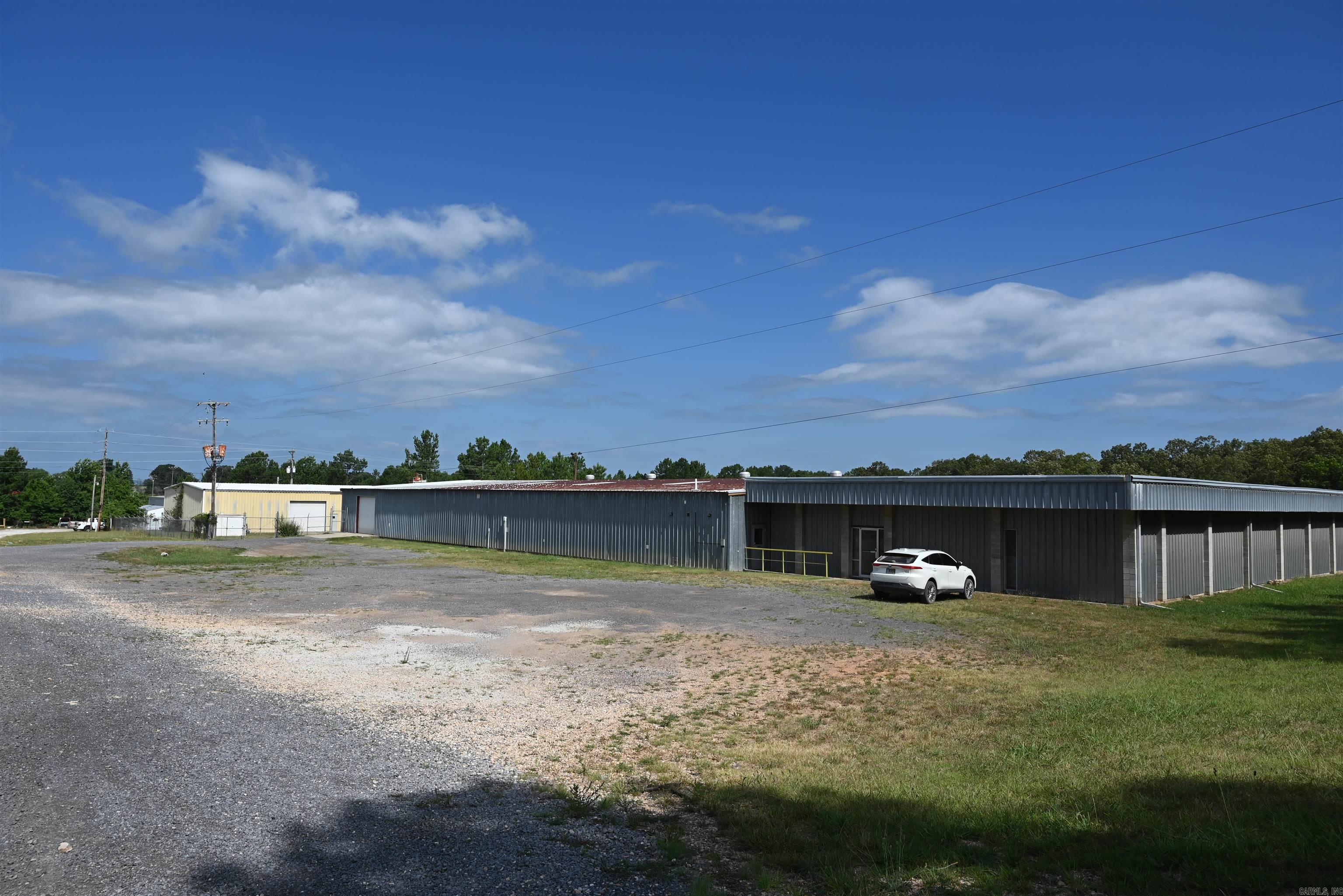 100 TILLCO Marshall, AR 72650