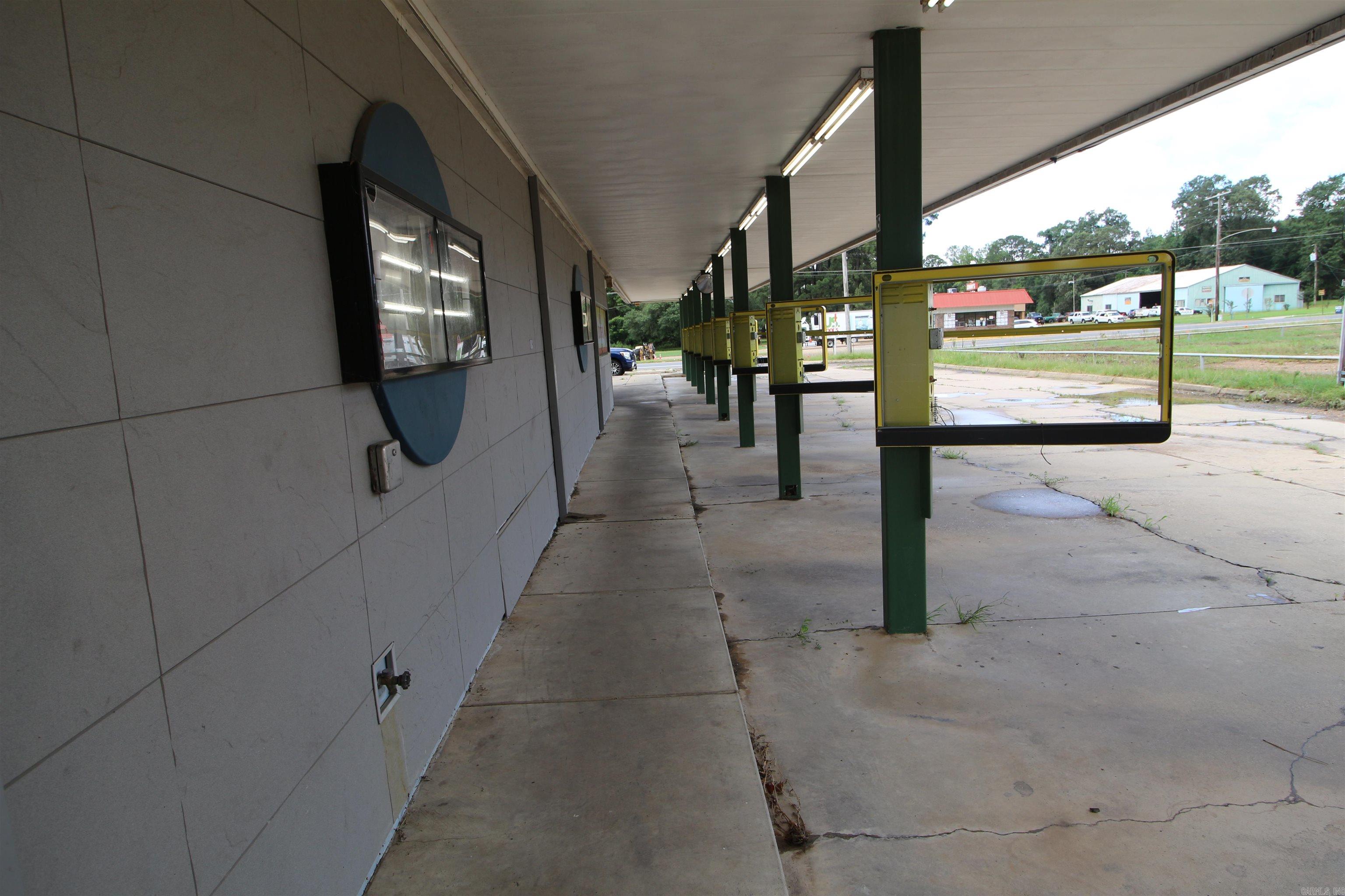 1216  E Antigo  Stamps, AR