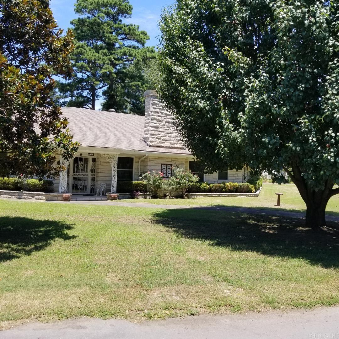 1618  Circle Dr  Malvern, AR