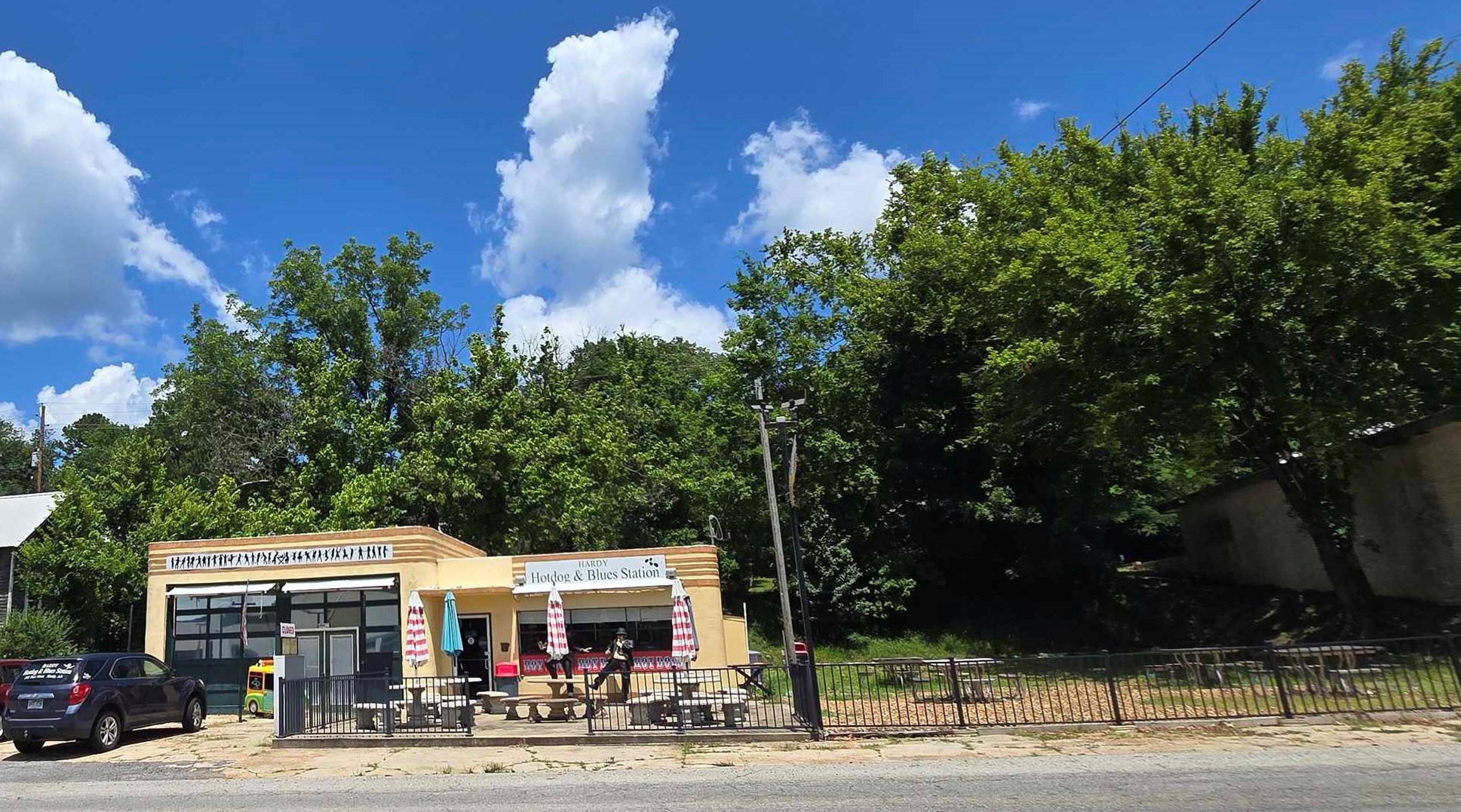 302 E Main  Hardy, AR