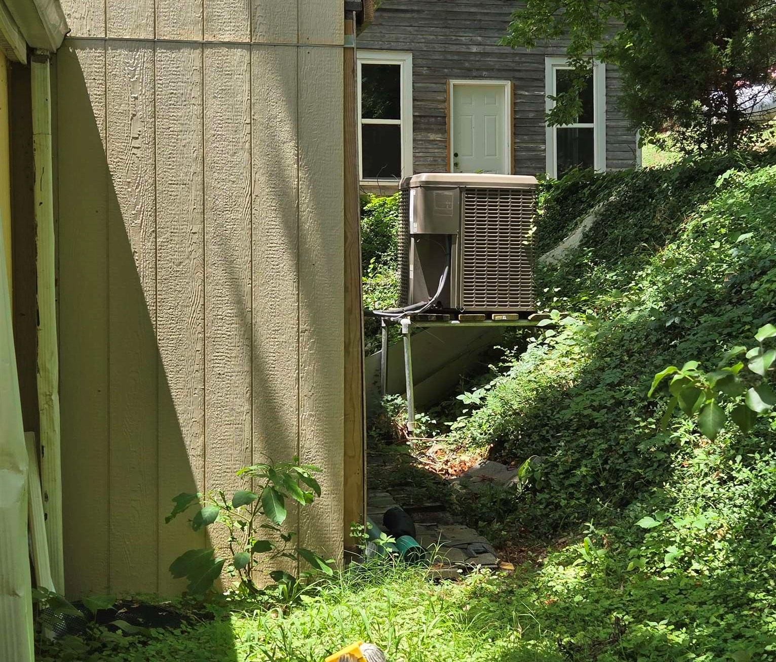 302 E Main  Hardy, AR