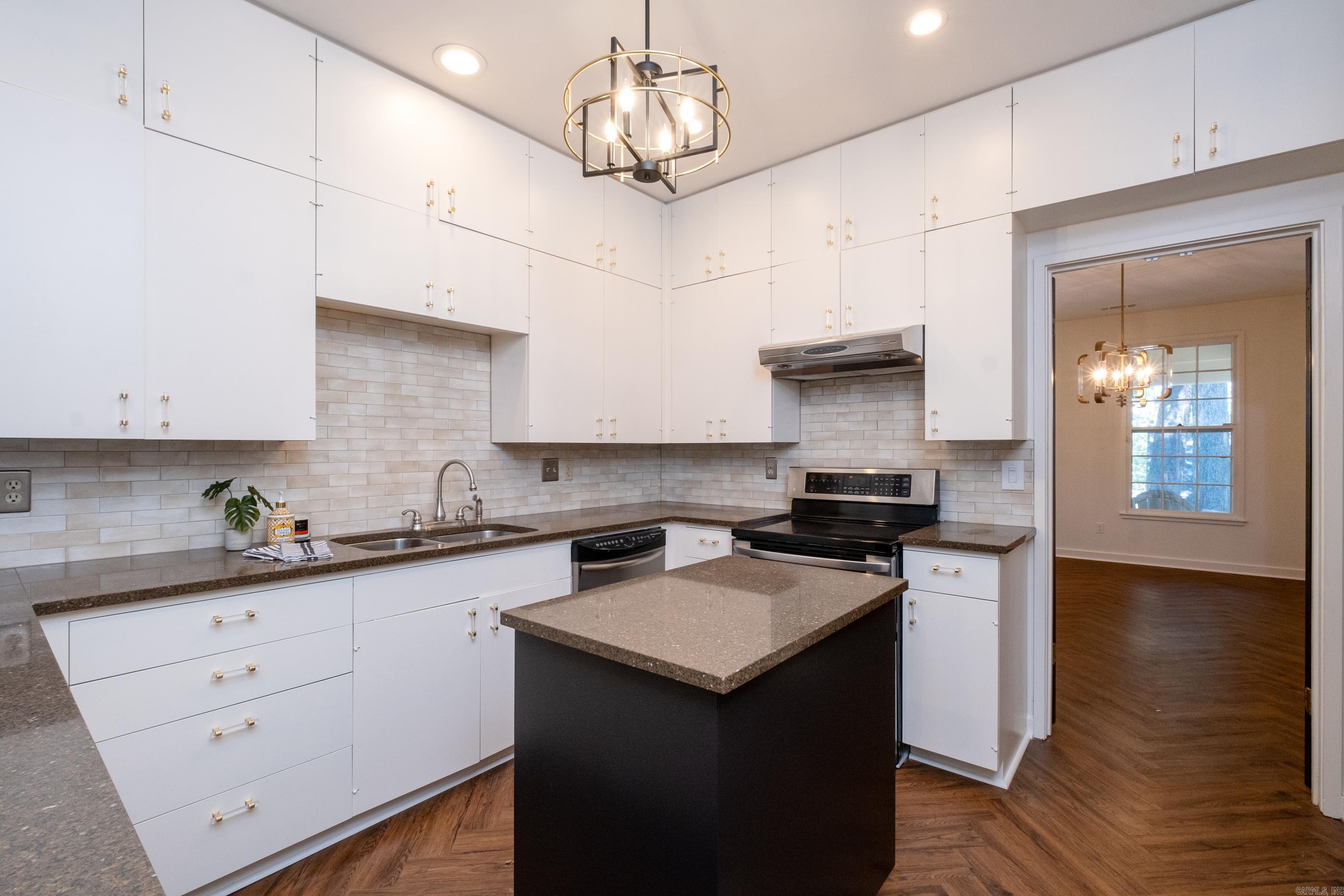 42  Windsor Court  Little Rock, AR