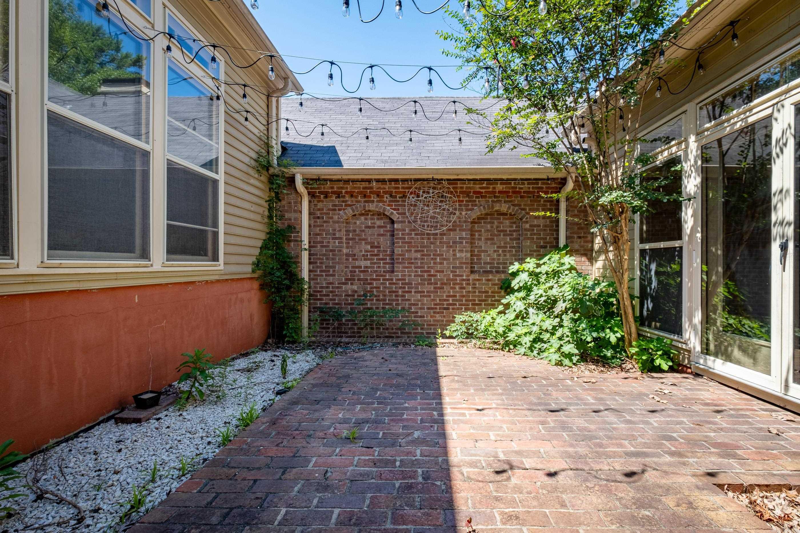 42  Windsor Court  Little Rock, AR