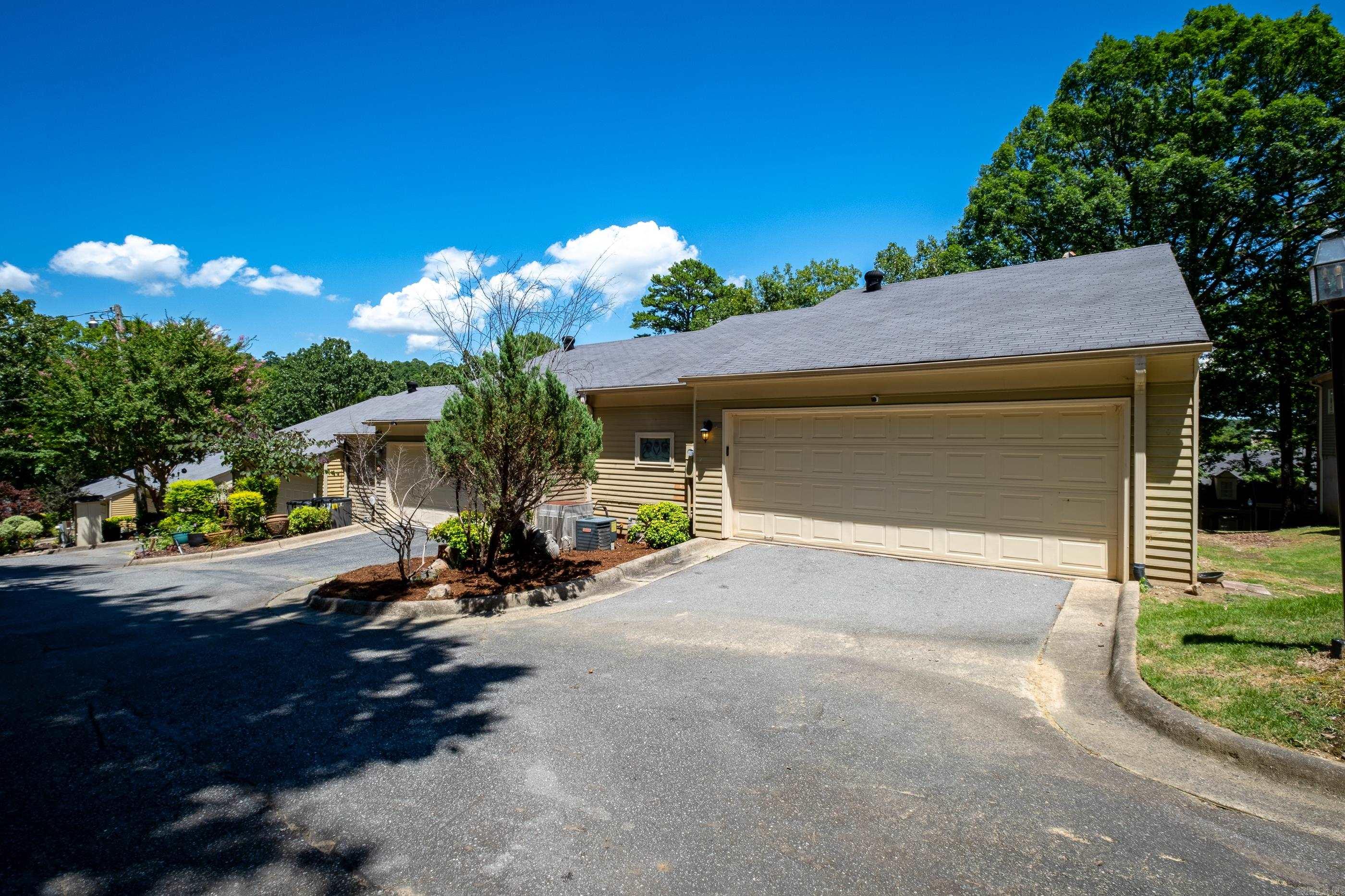 42  Windsor Court  Little Rock, AR