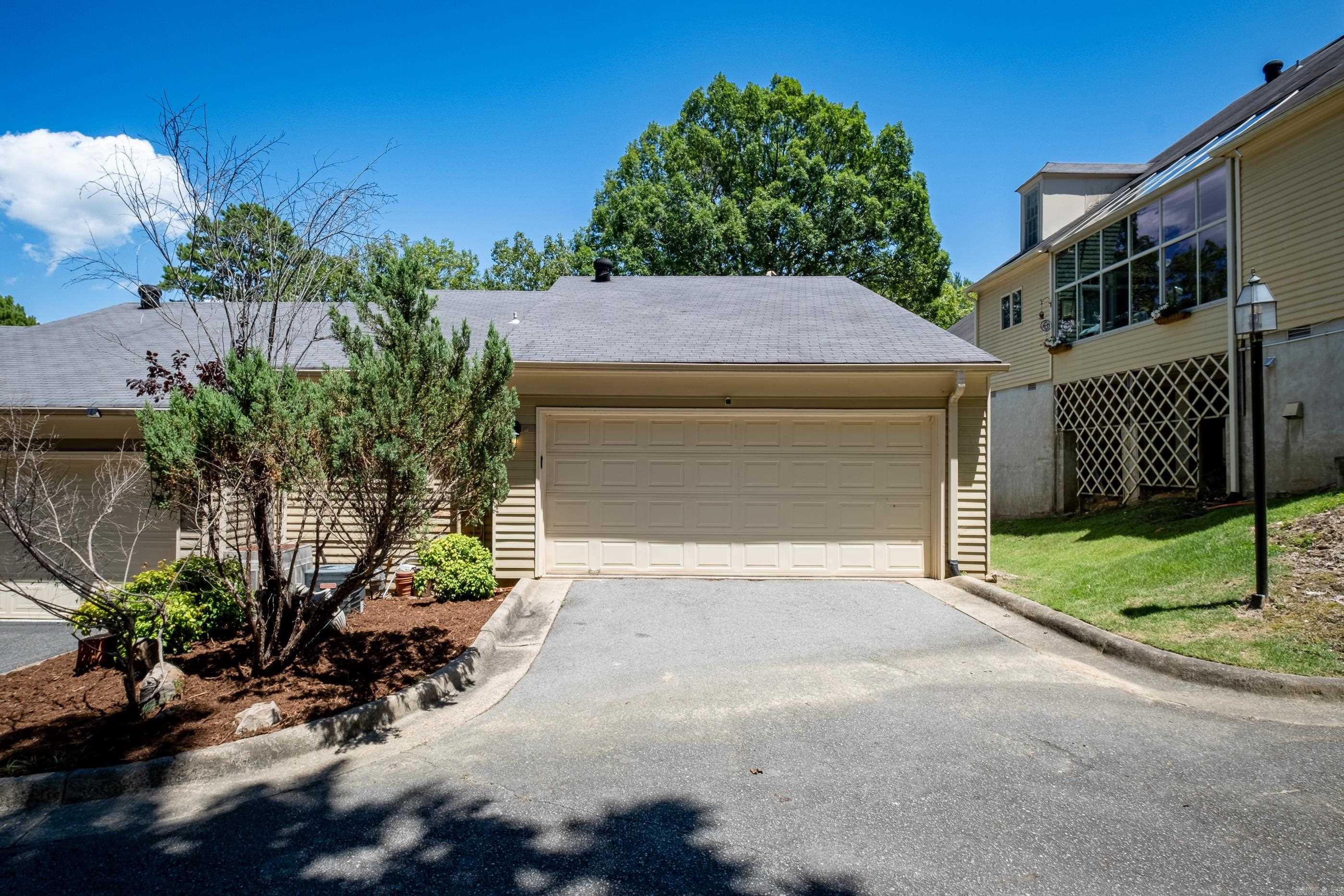 42  Windsor Court  Little Rock, AR