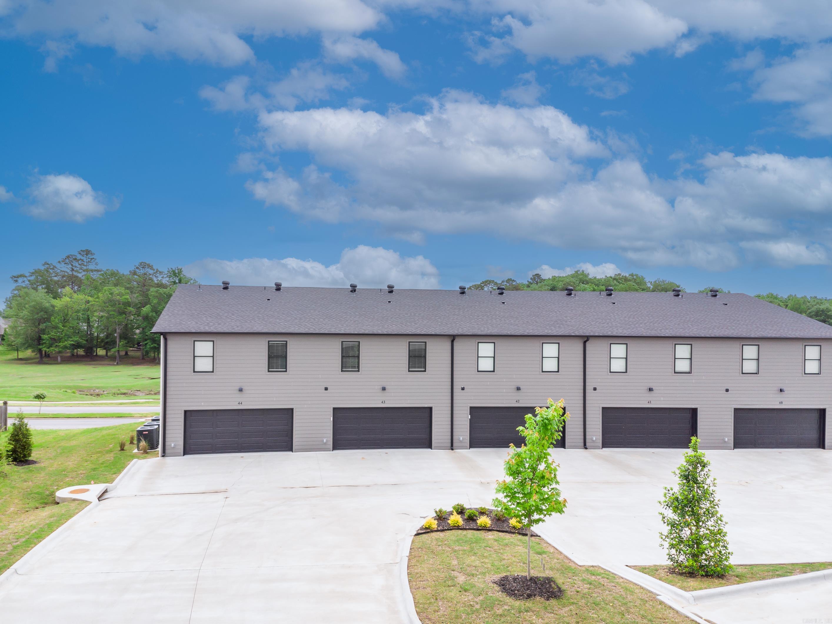 225 Country Club Parkway (24 Units) Maumelle, AR 72113