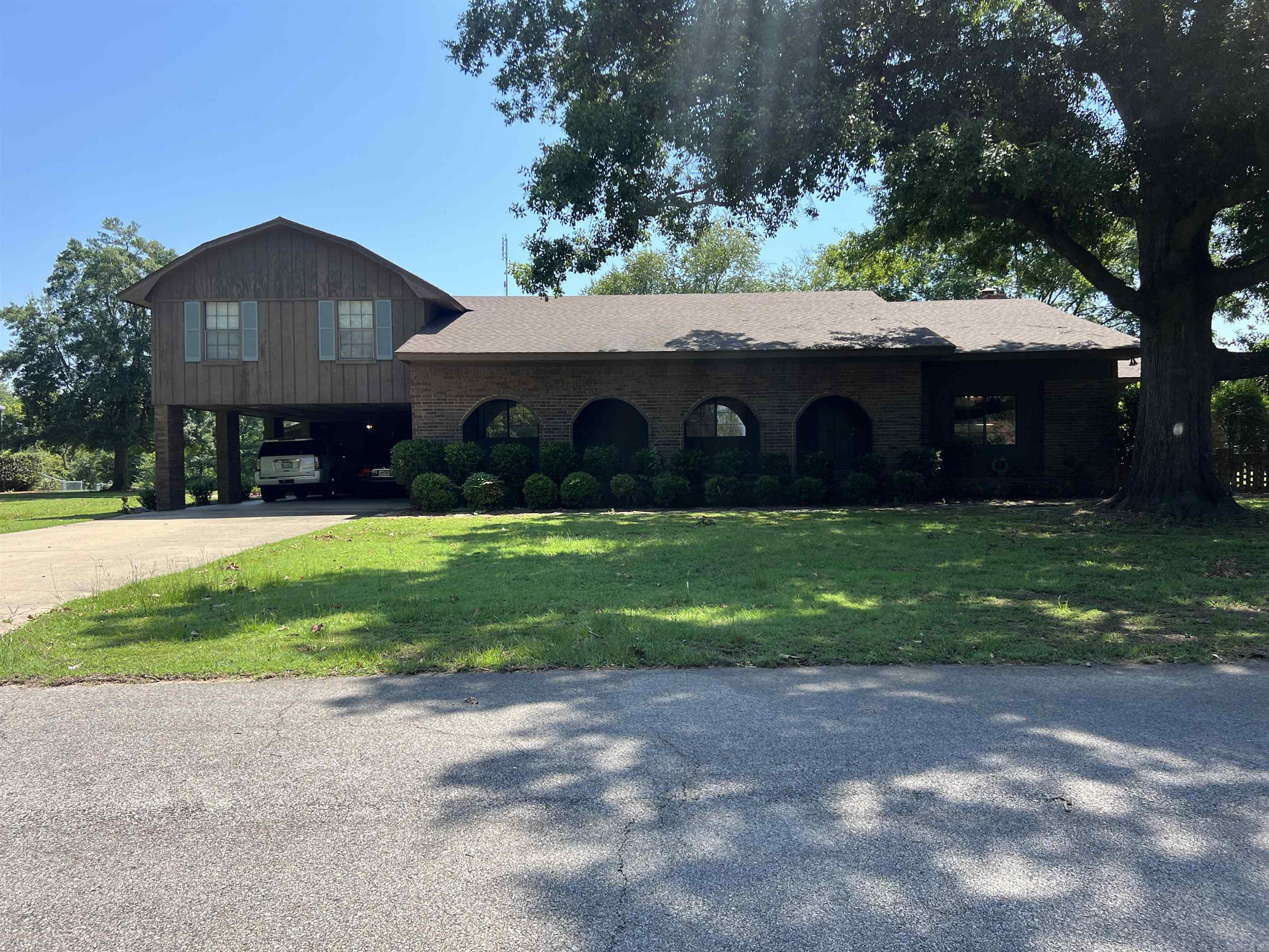 3111 Holiday Drive Pine Bluff, AR 71602