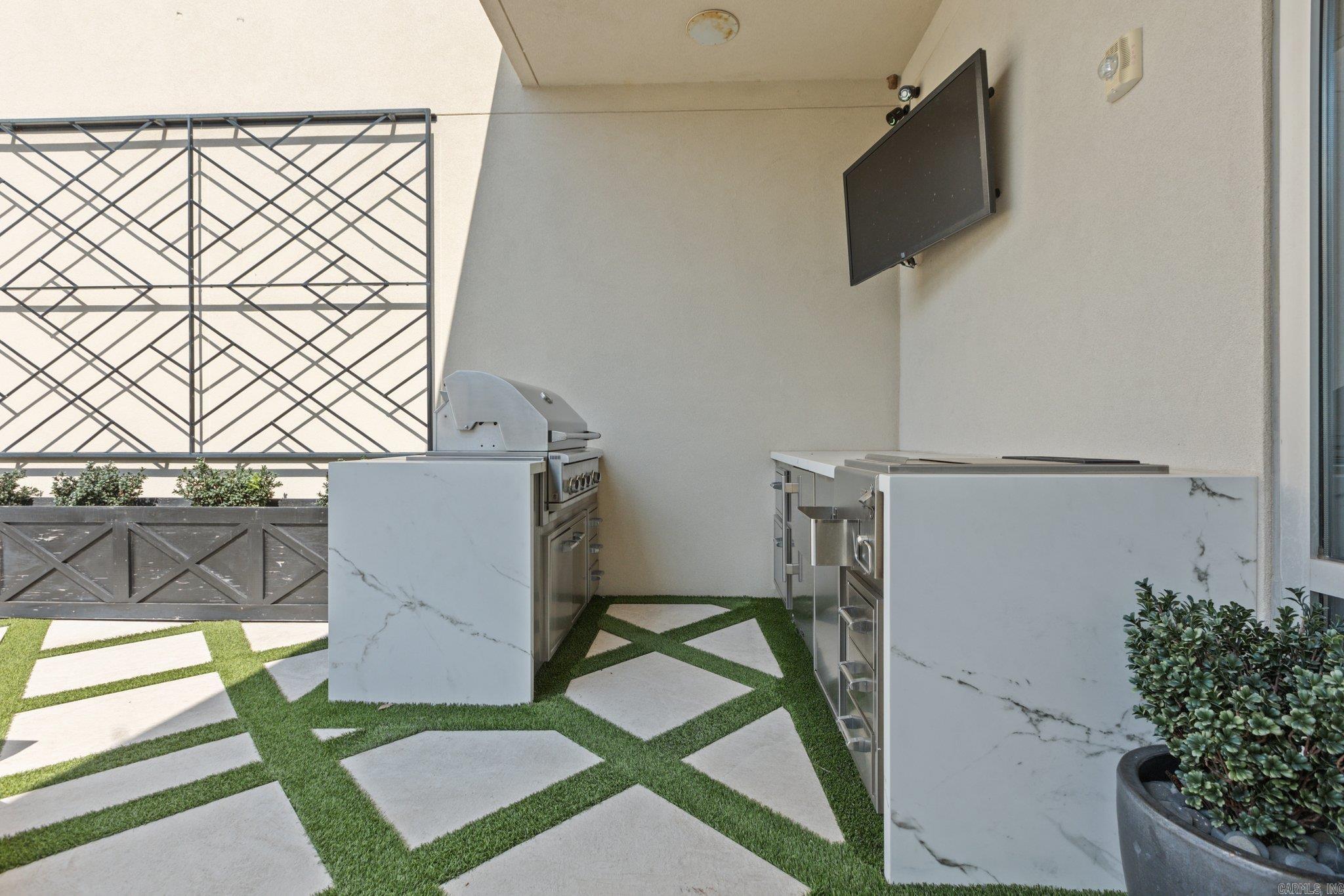 5 Statehouse Plaza Little Rock, AR 72201