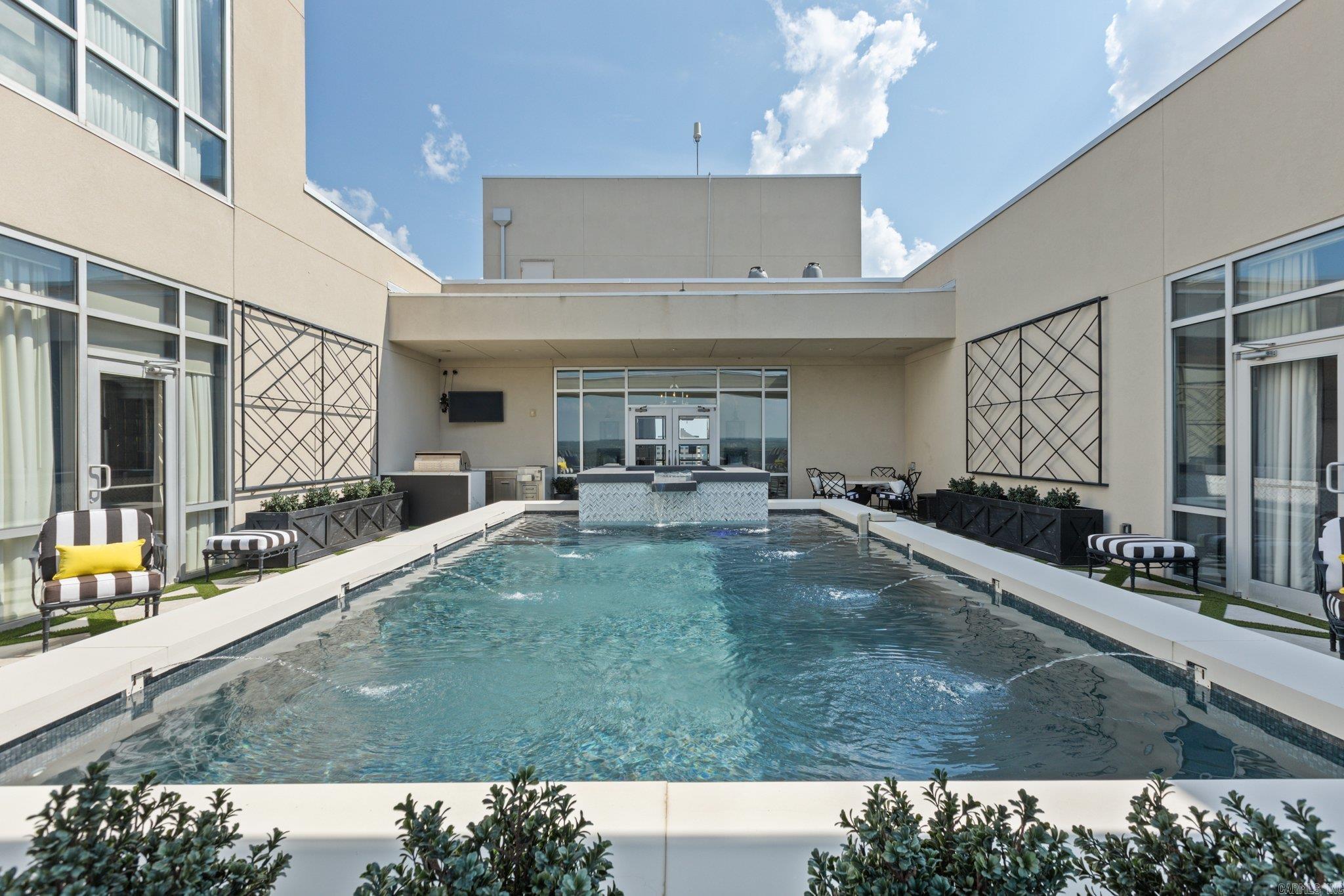 5 Statehouse Plaza Little Rock, AR 72201