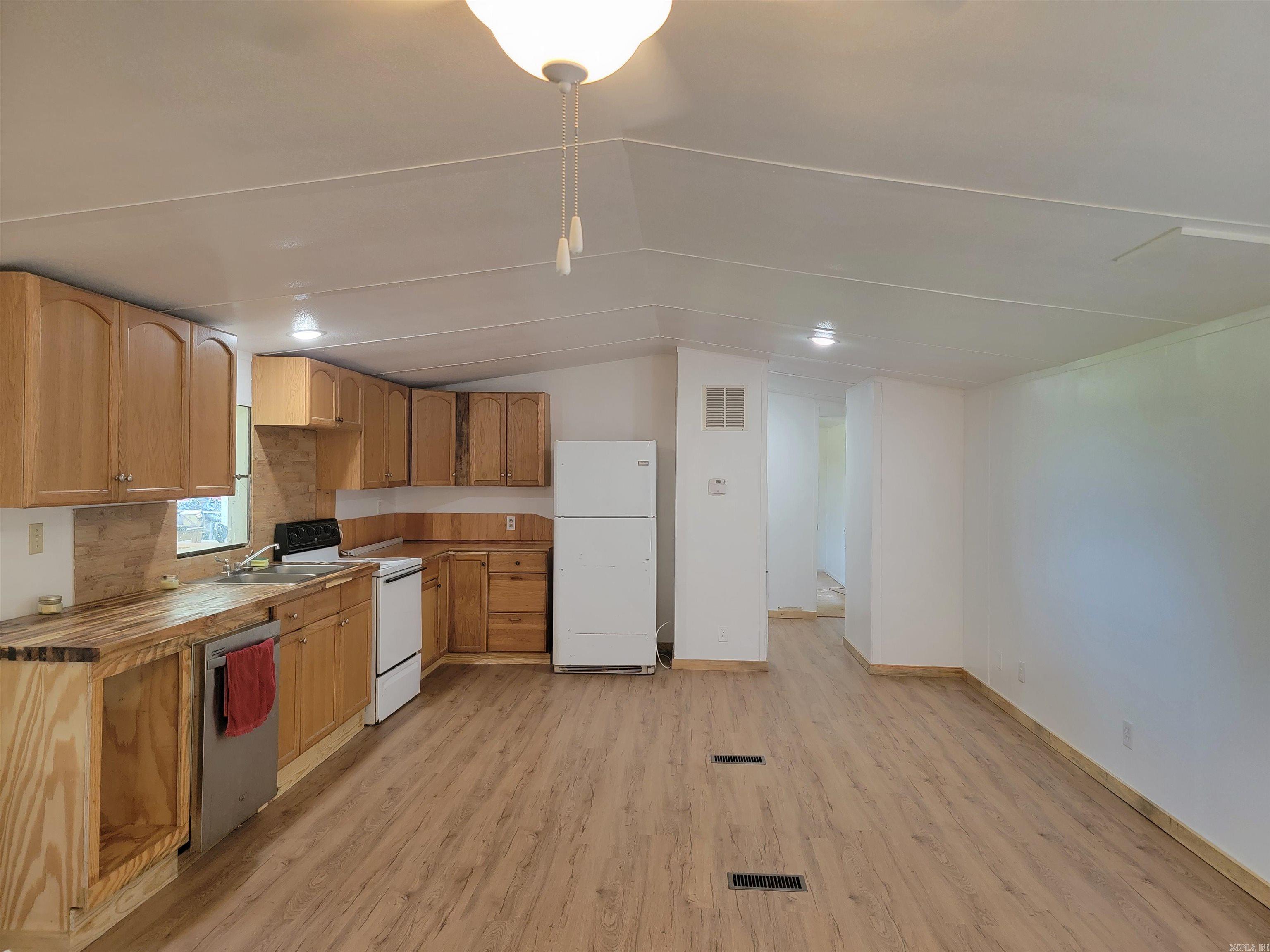 138  Davis Ln  Mena, AR