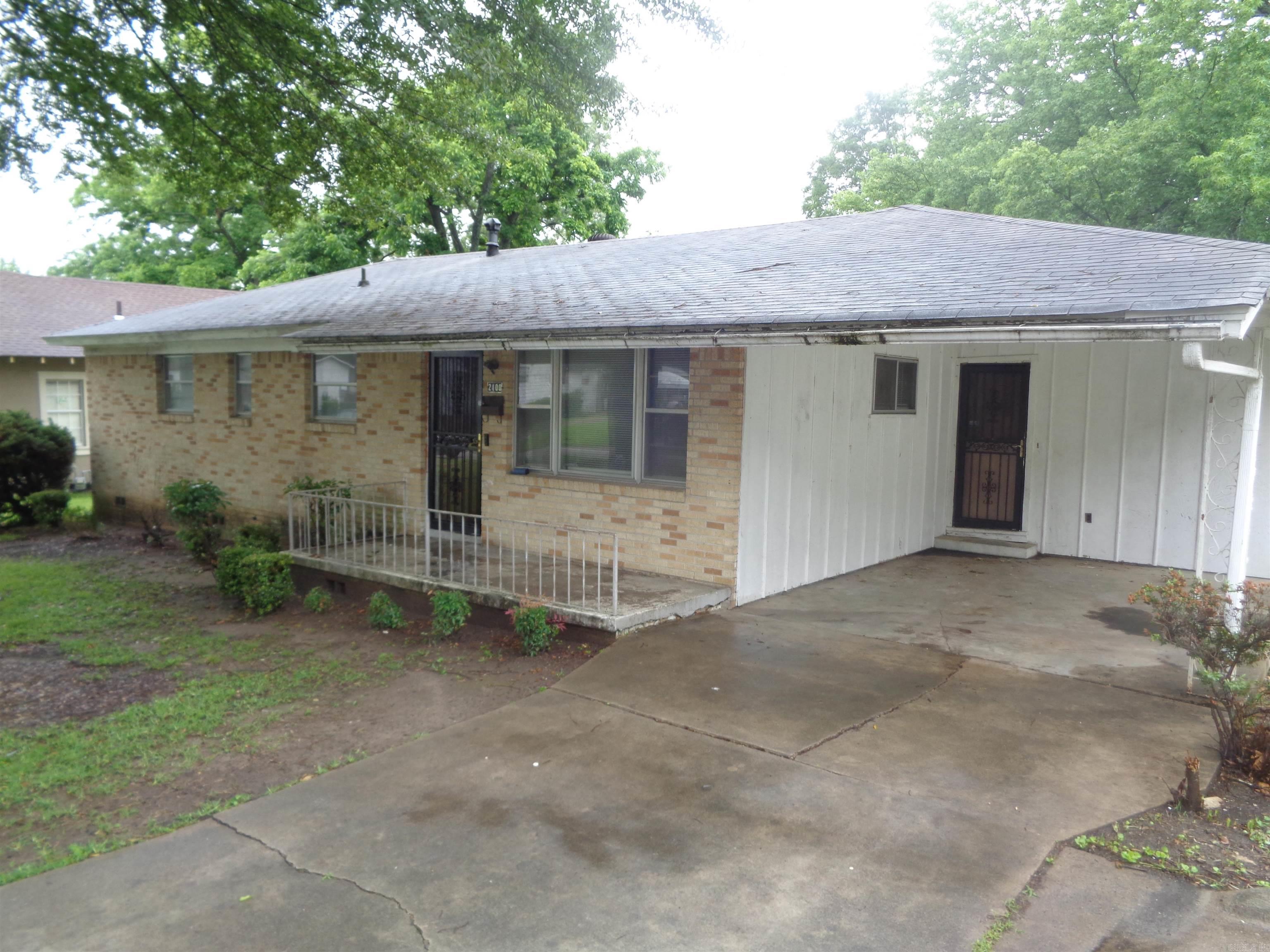 2400  Howard  Little Rock, AR