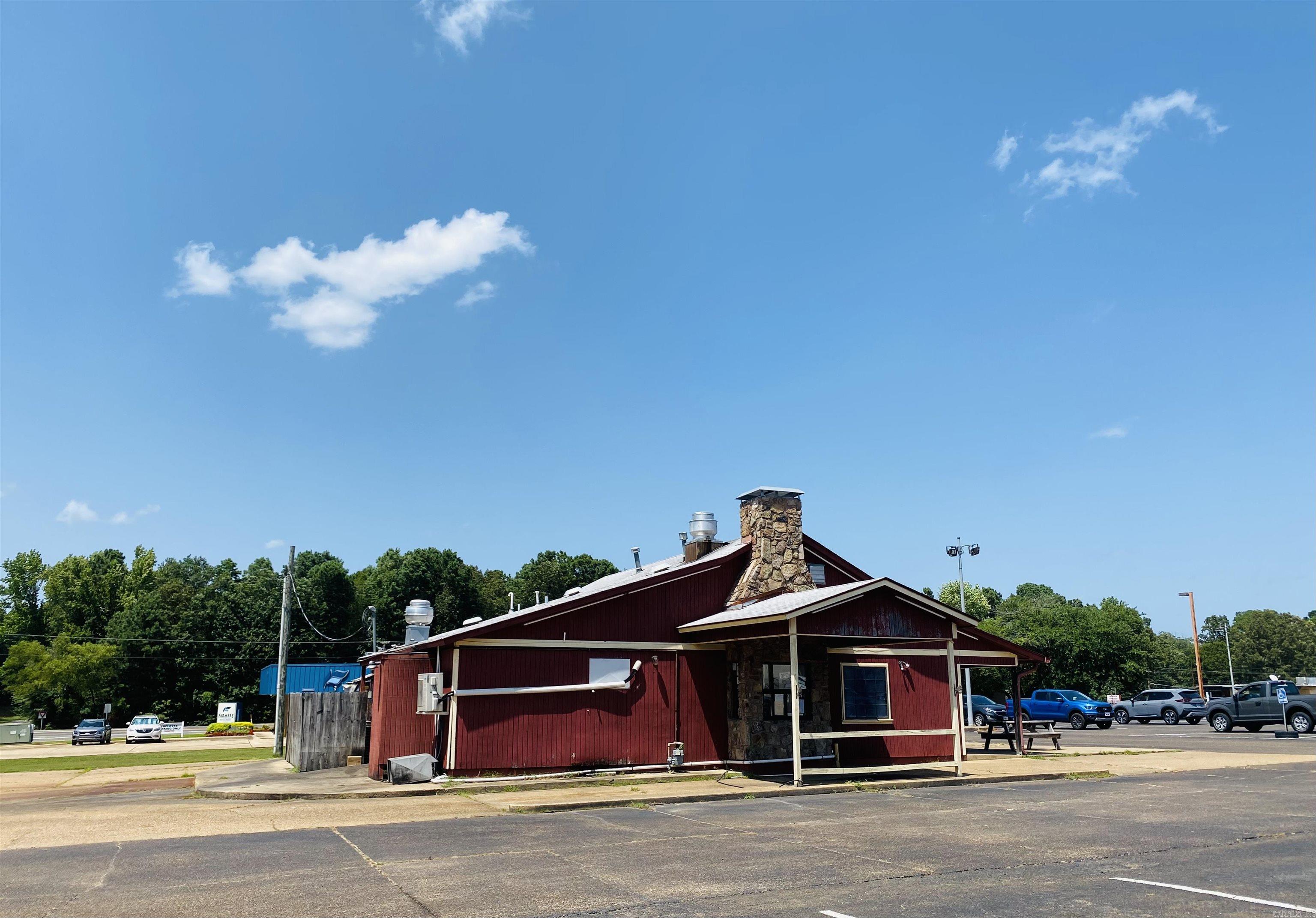 2735 SW Cash  Camden, AR