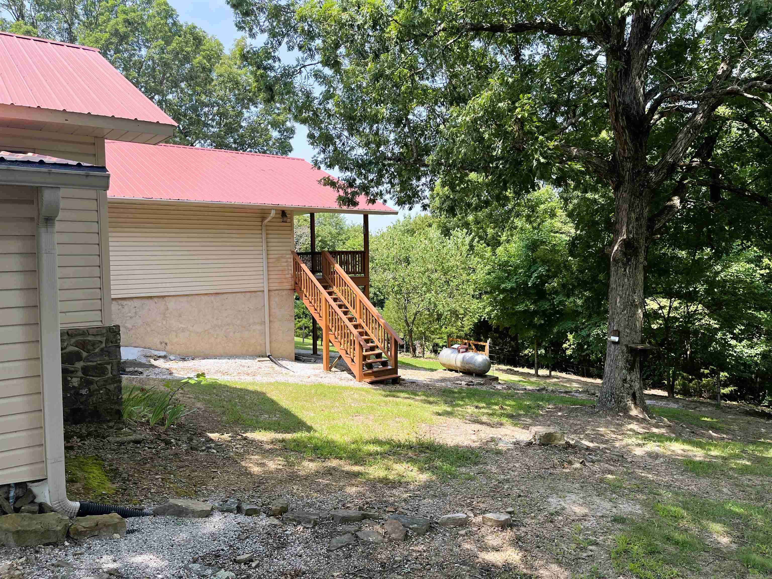 9121  Hwy 9  Mountain View, AR