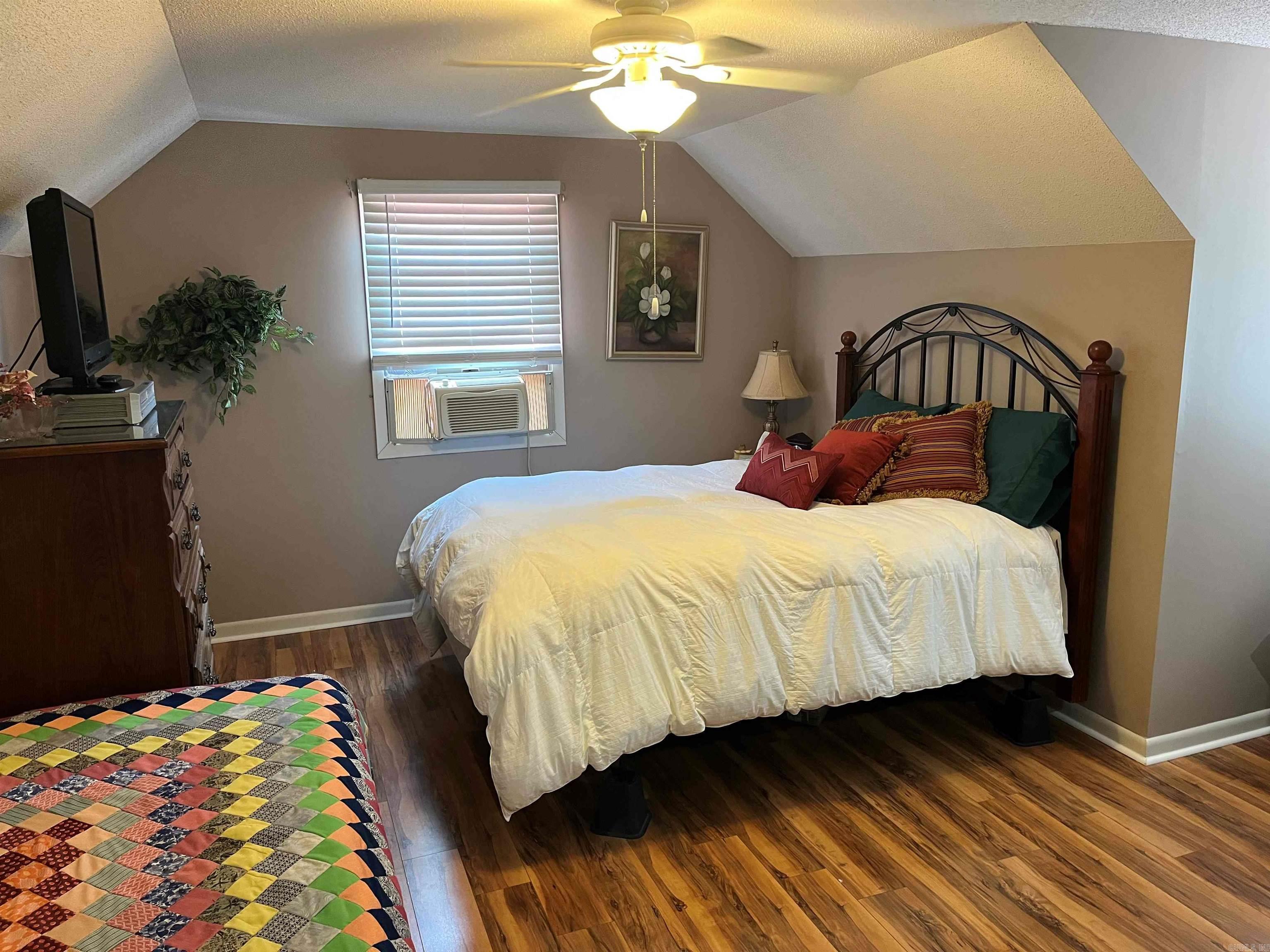 9121  Hwy 9  Mountain View, AR