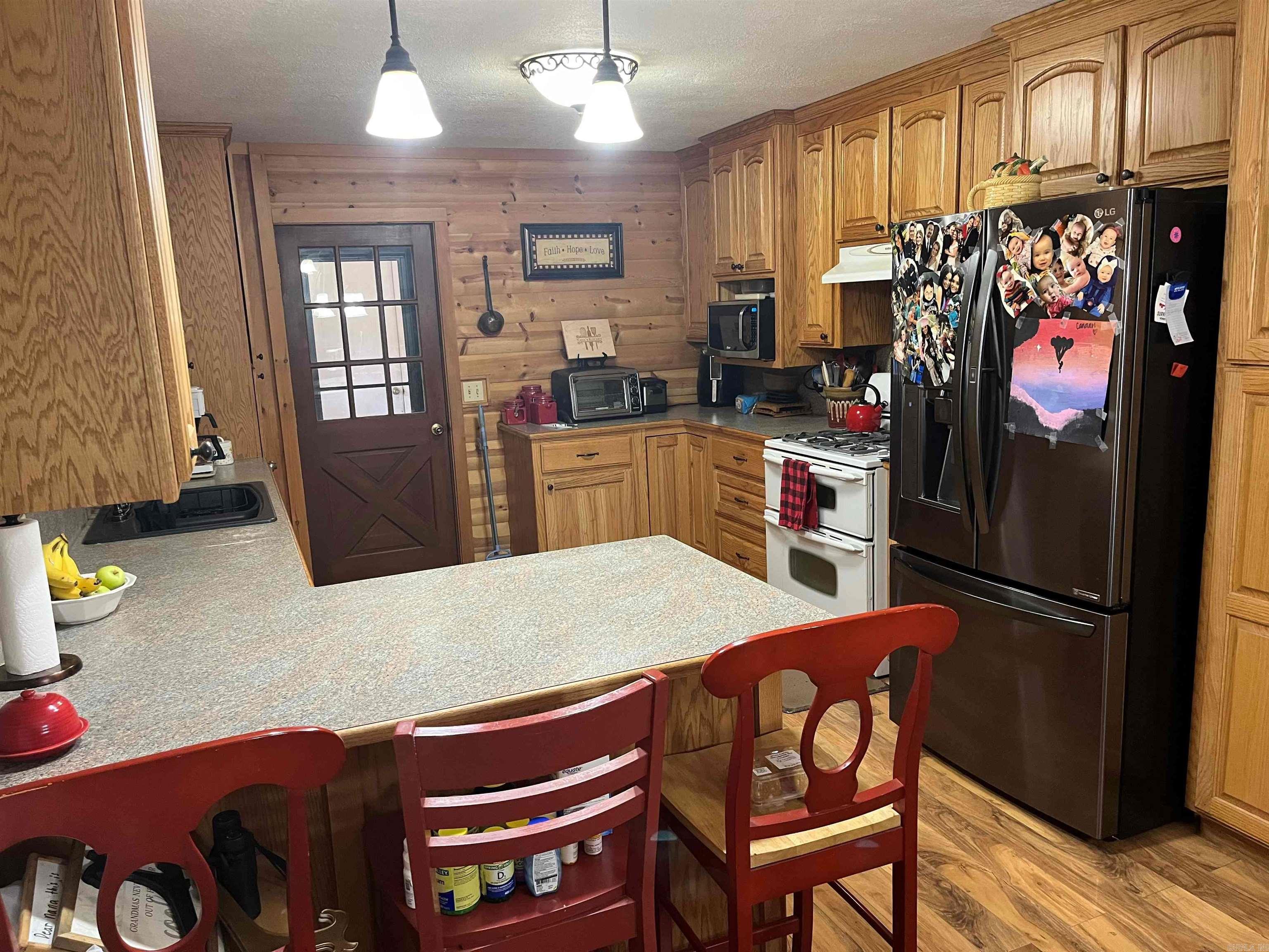 9121  Hwy 9  Mountain View, AR