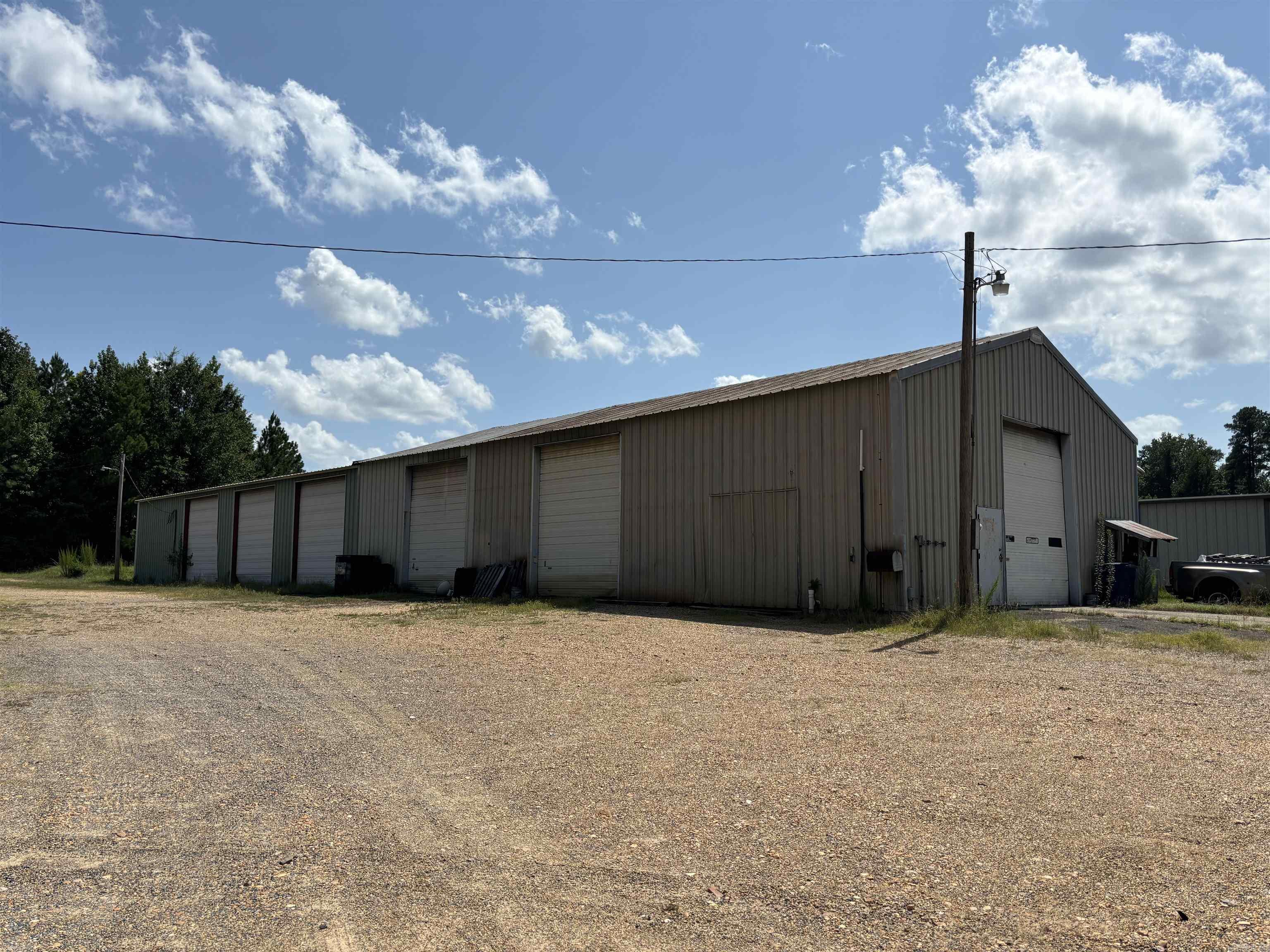 2045 SW California  Camden, AR