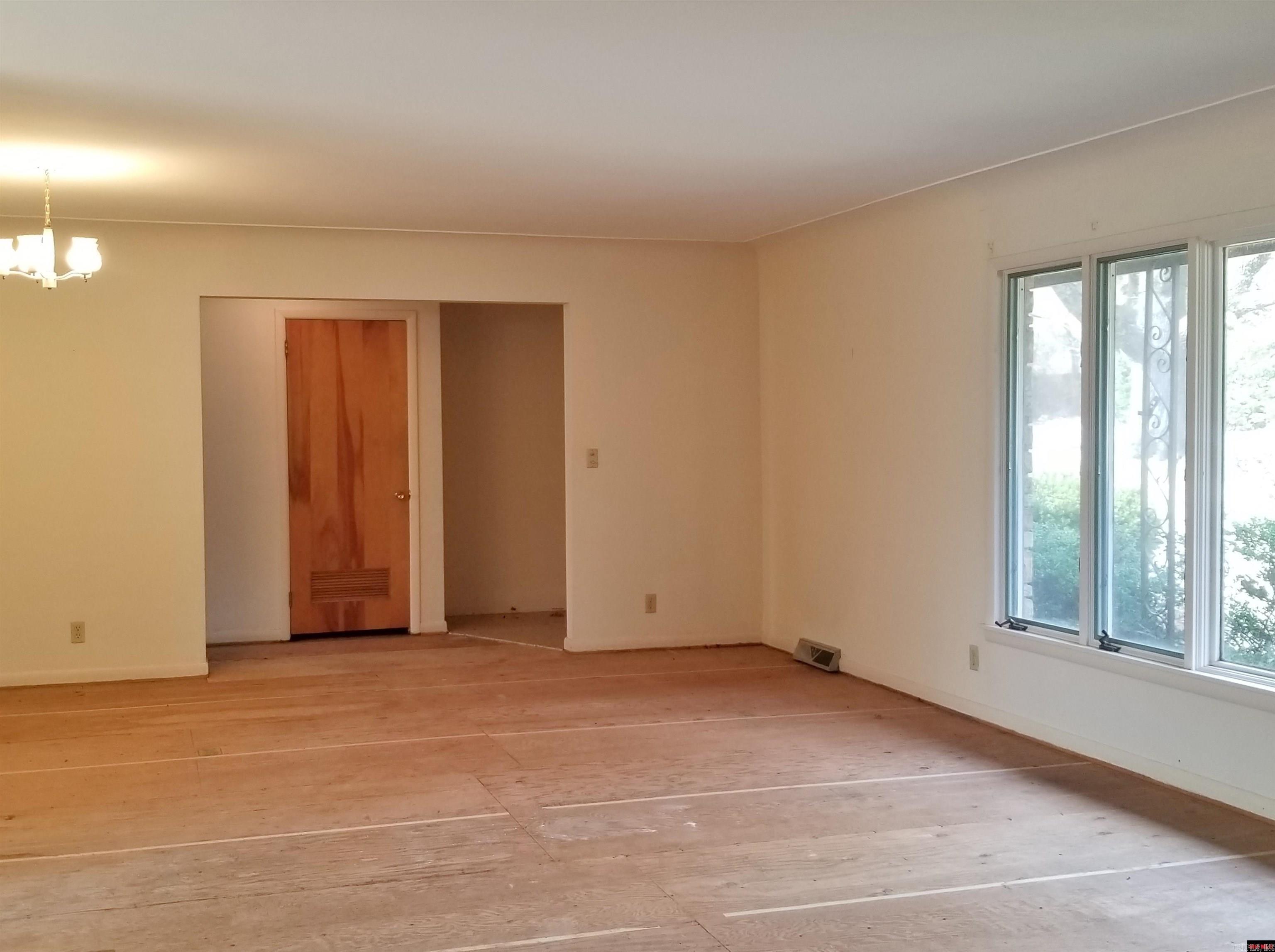 610 E 2nd Street  Mountain Home, AR