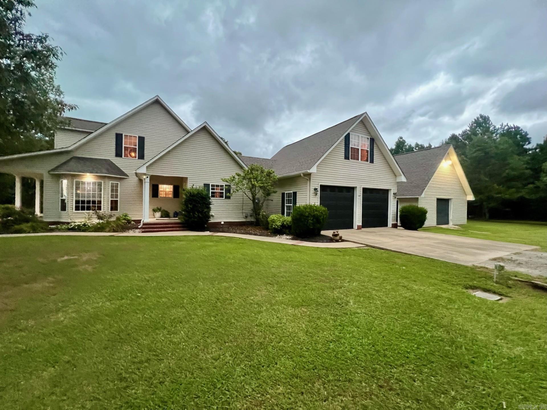 399  Moon Valley  Gurdon, AR