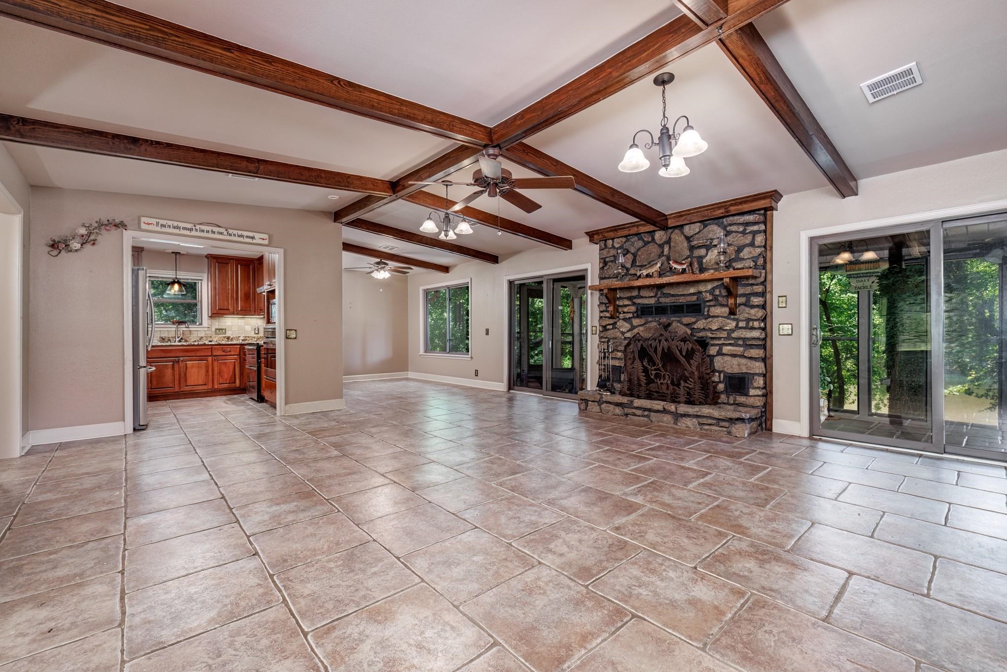 979  Hayden Heights  Mountain View, AR
