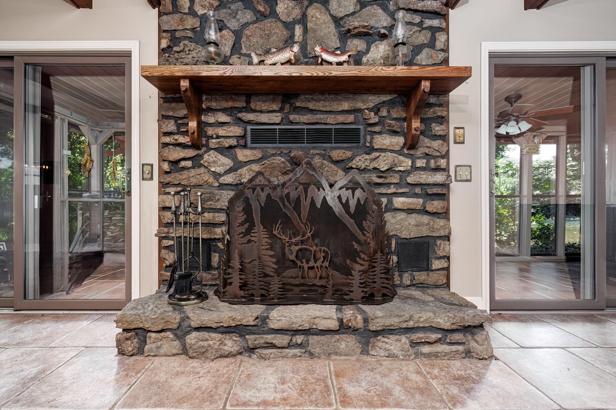979  Hayden Heights  Mountain View, AR