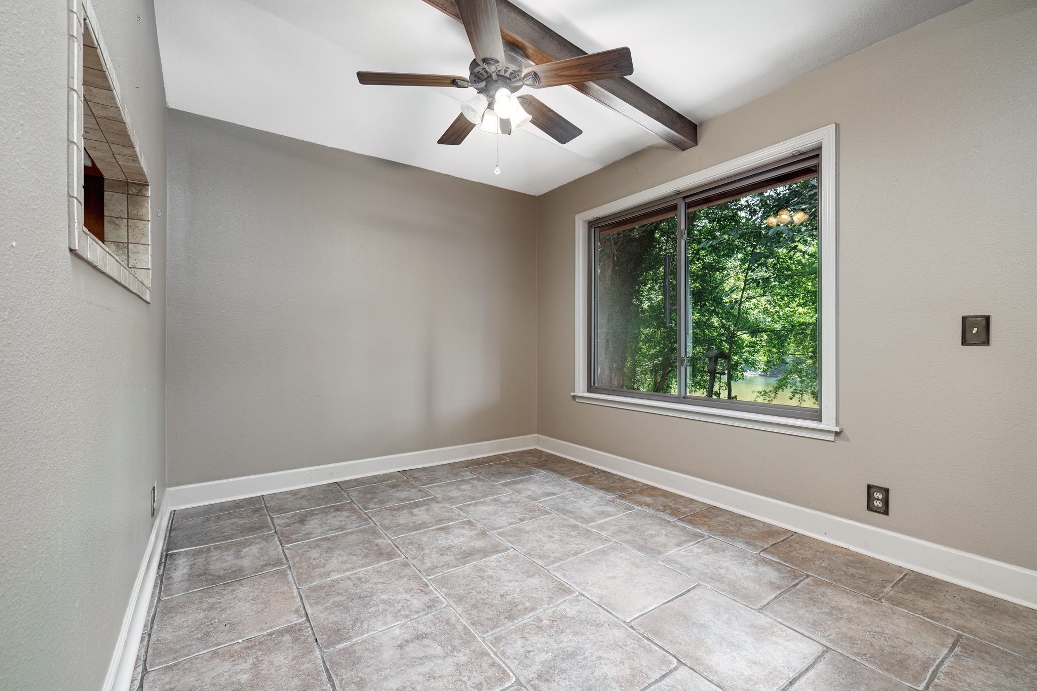 979  Hayden Heights  Mountain View, AR