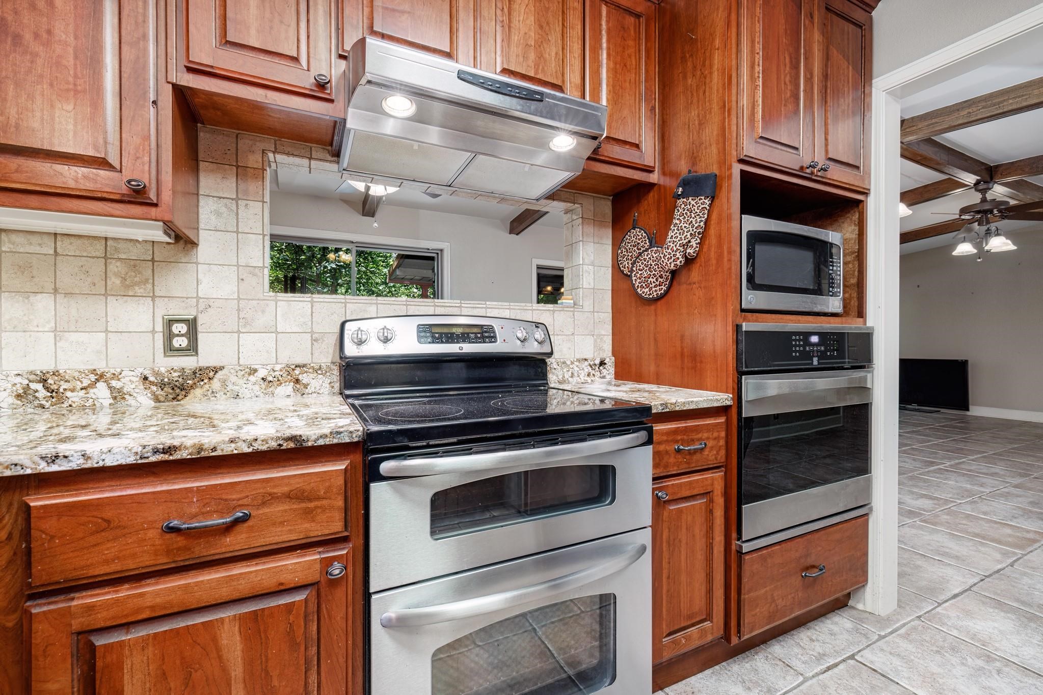979  Hayden Heights  Mountain View, AR