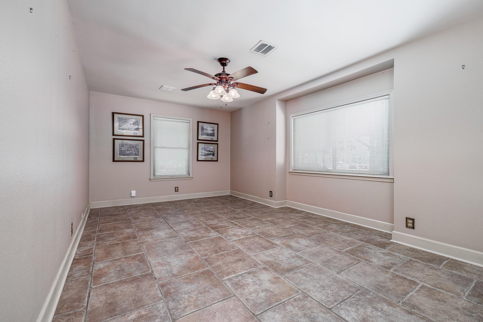 979  Hayden Heights  Mountain View, AR